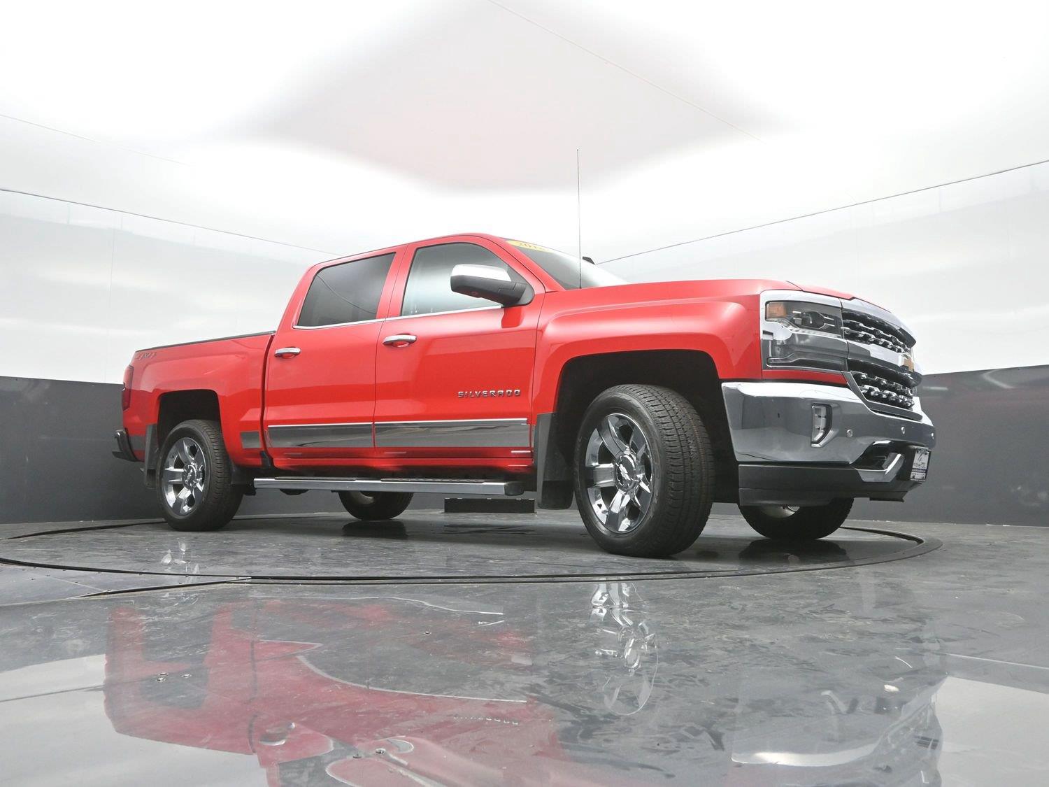 Used 2018 Red Hot Chevrolet LTZ image 41