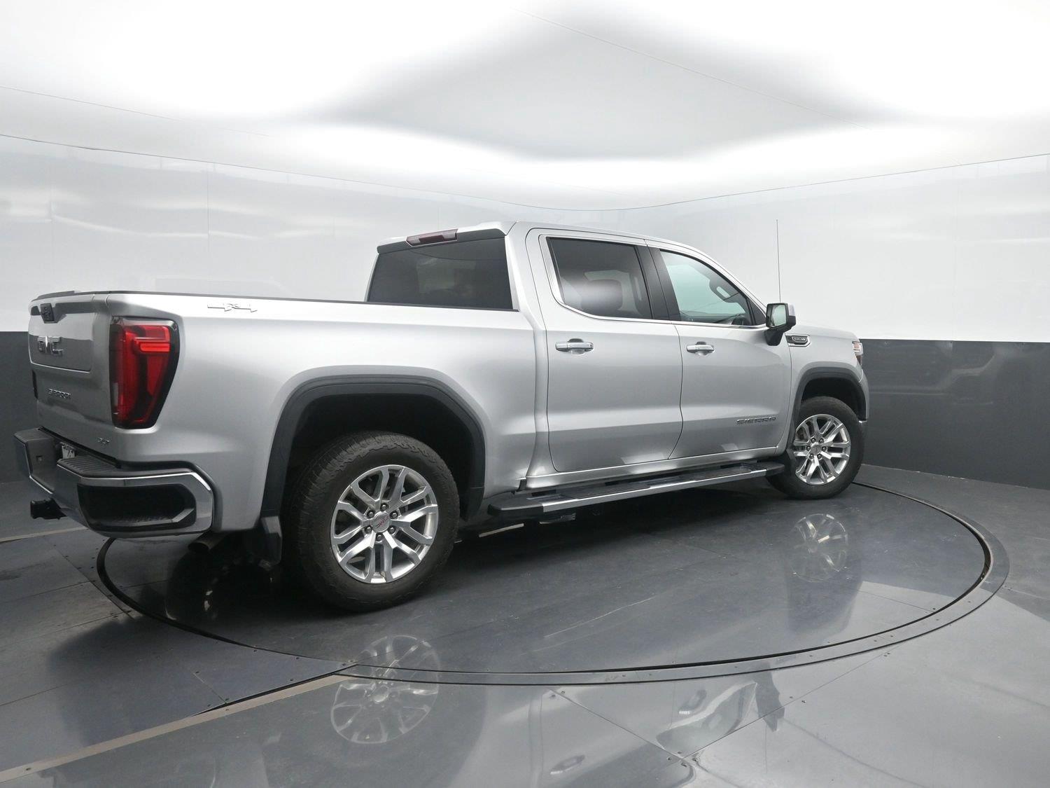 Used 2020 Quicksilver Metallic GMC SLT image 2