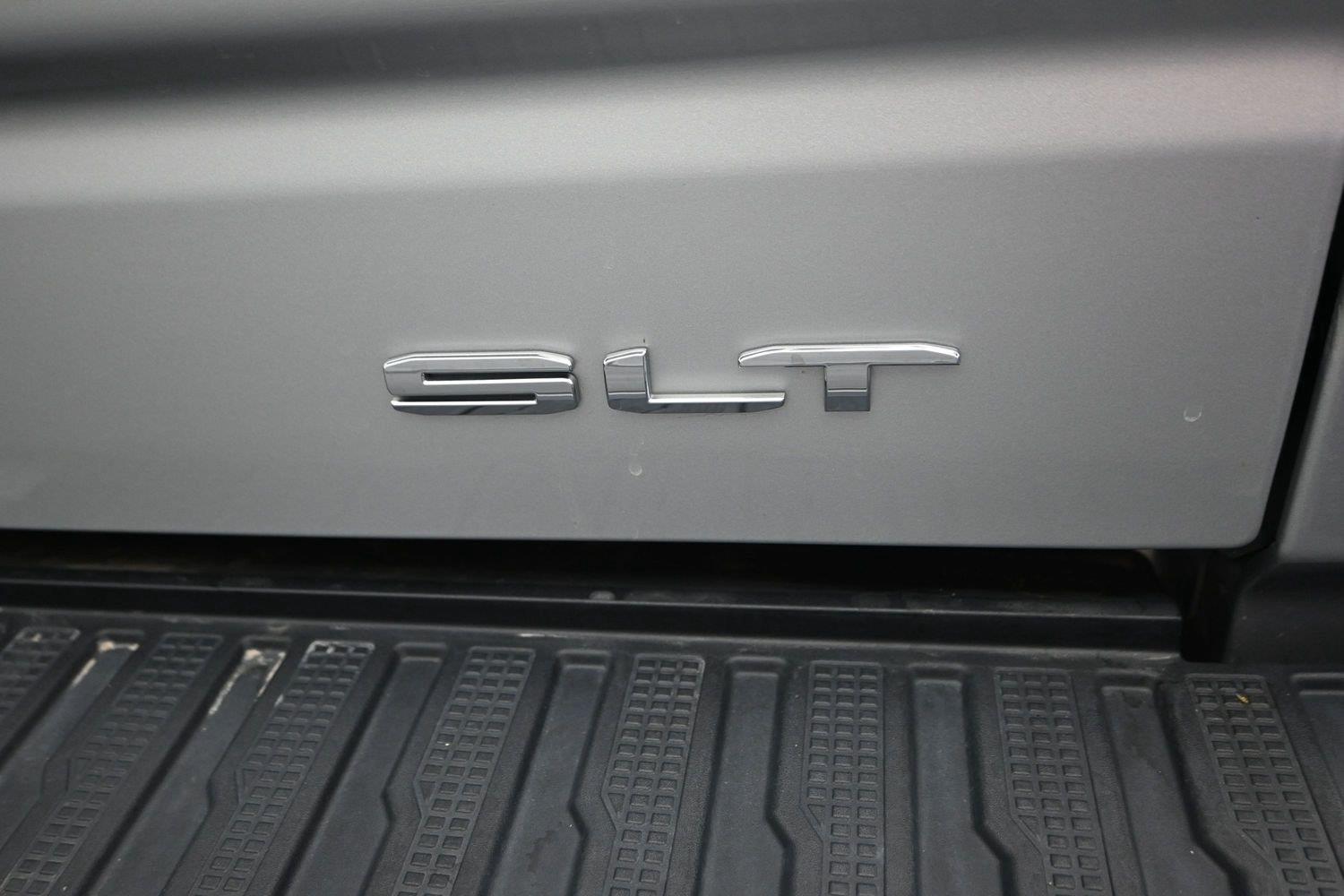 Used 2020 Quicksilver Metallic GMC SLT image 16