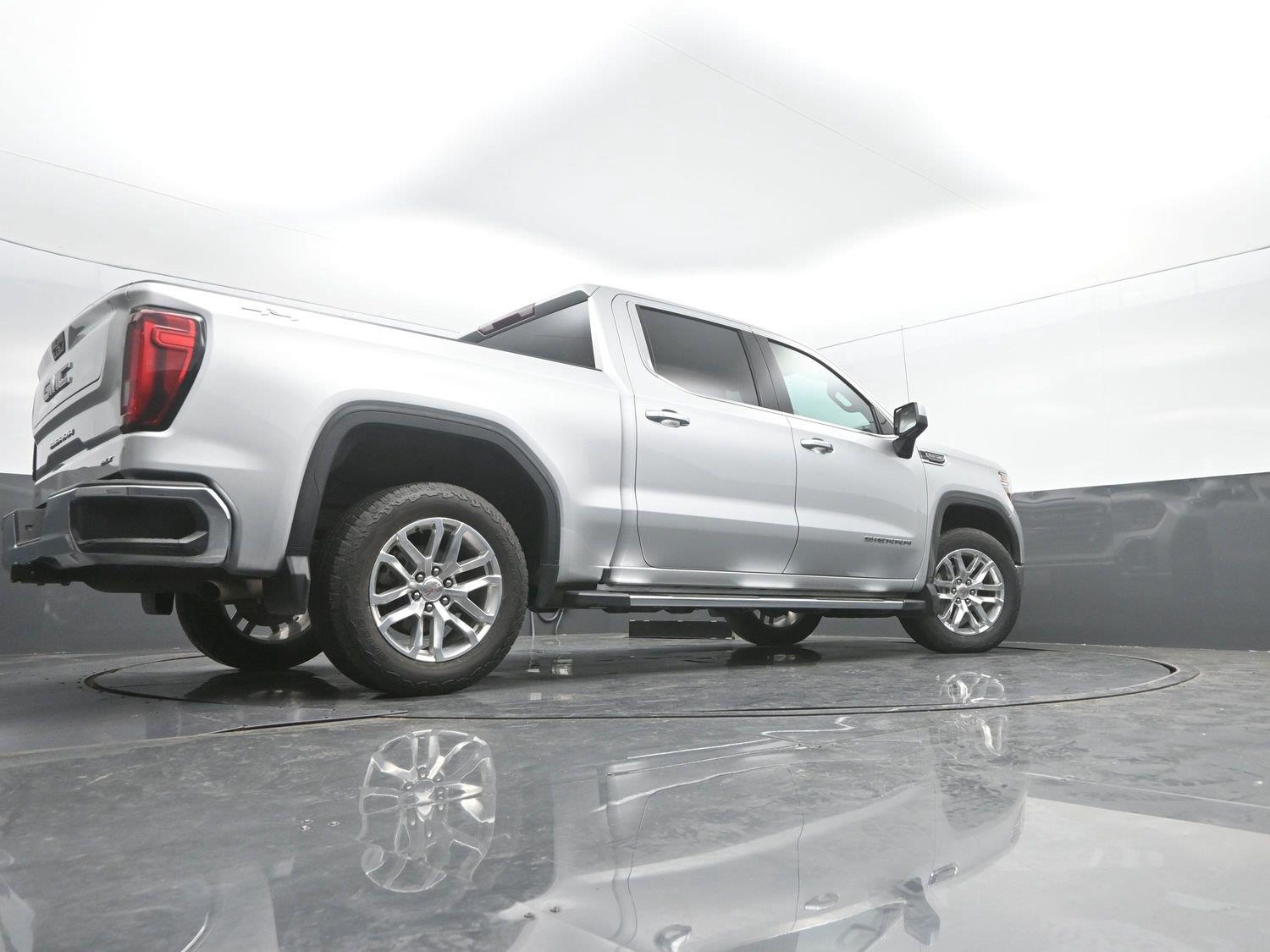 Used 2020 Quicksilver Metallic GMC SLT image 36