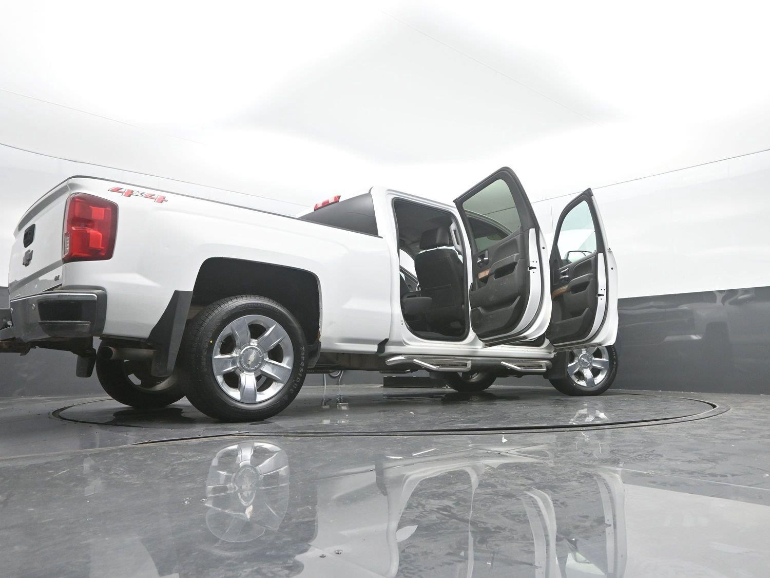 Used 2018 Summit White Chevrolet LTZ image 52