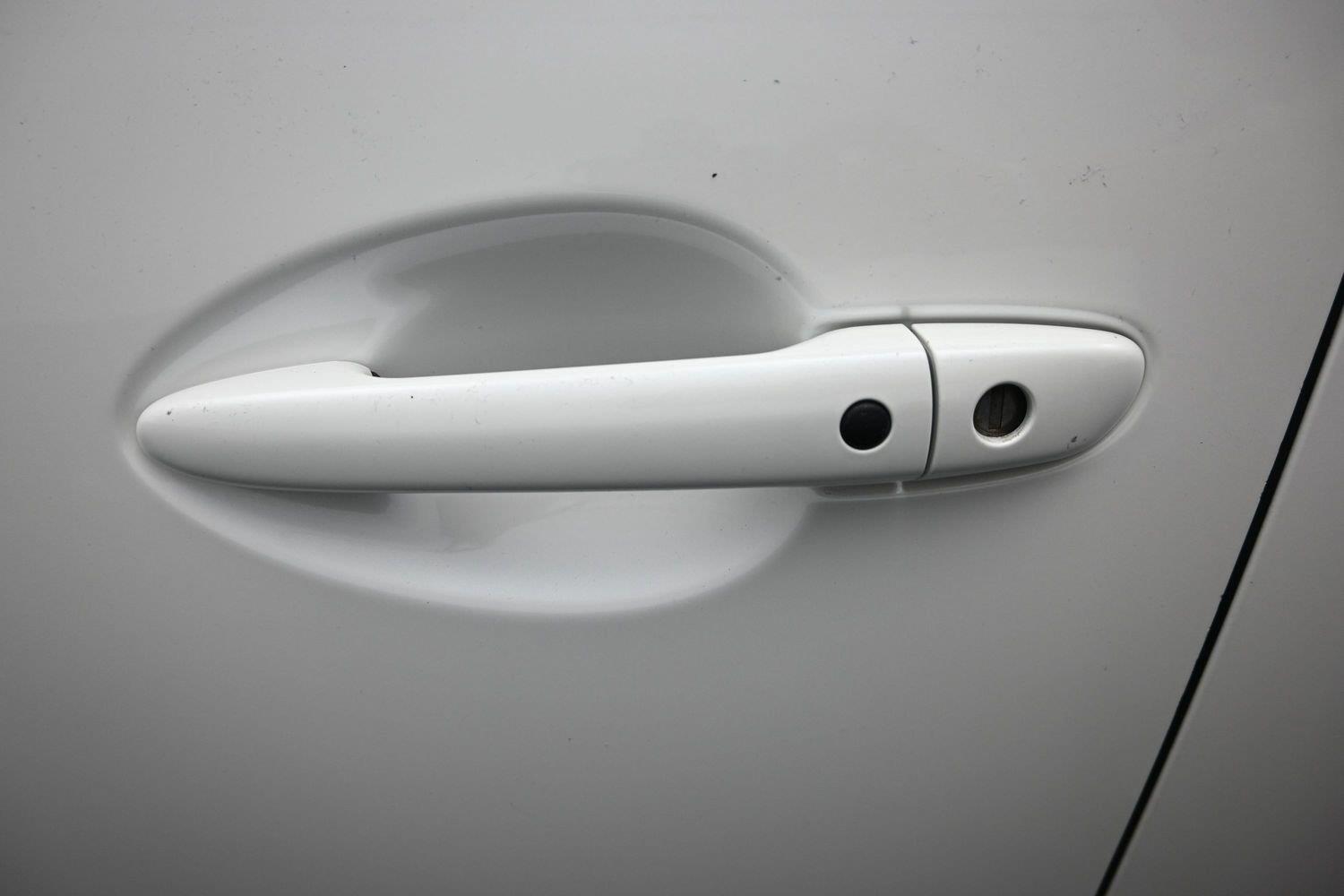 Used 2023 Snowflake White Pearl Mica Mazda Touring image 18