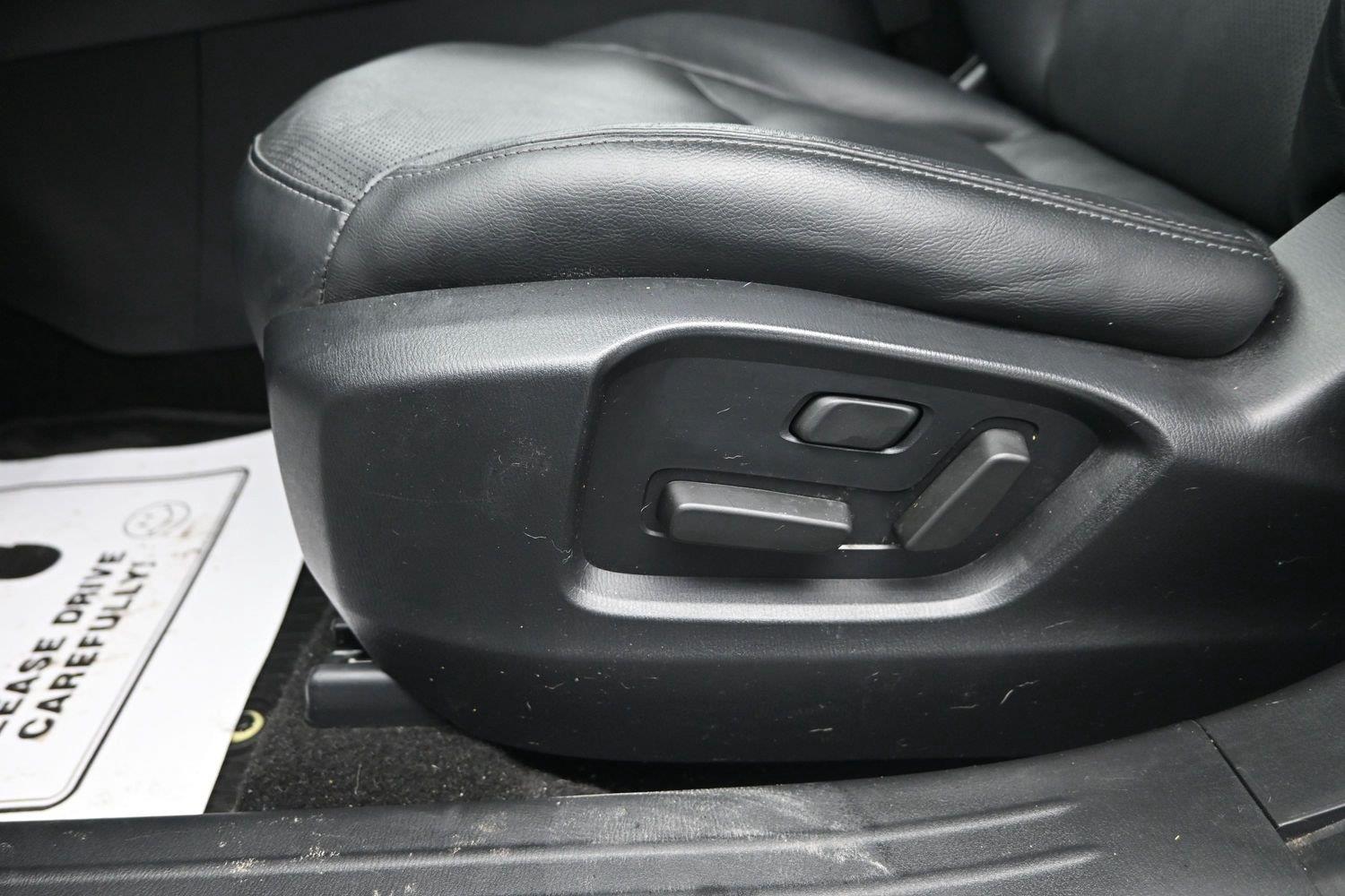 Used 2023 Snowflake White Pearl Mica Mazda Touring image 20