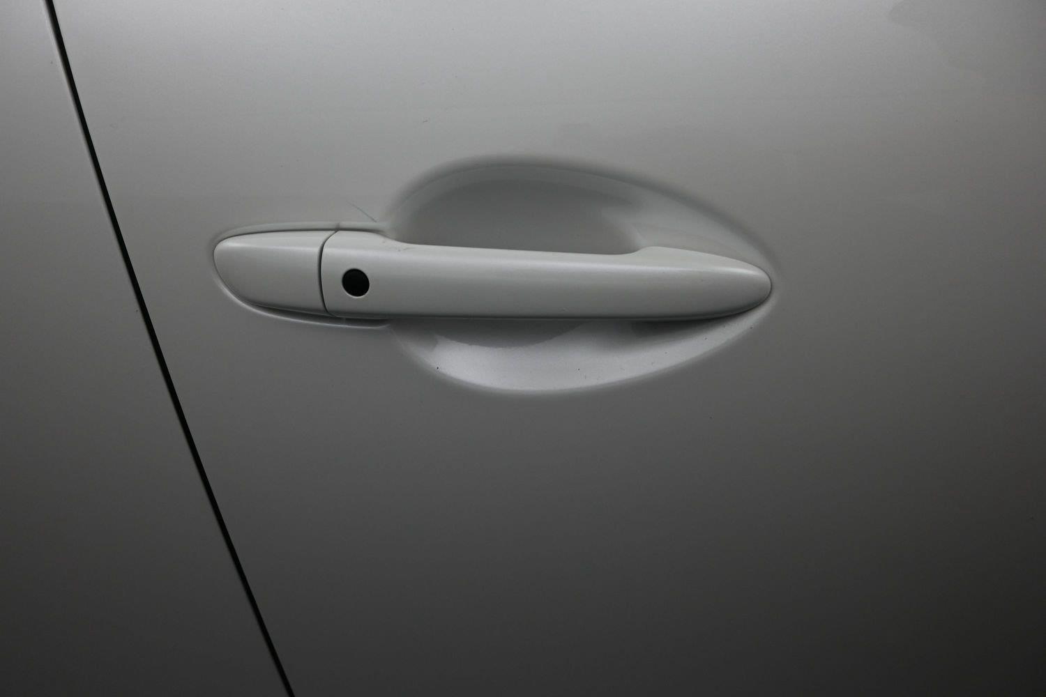 Used 2023 Snowflake White Pearl Mica Mazda Touring image 6