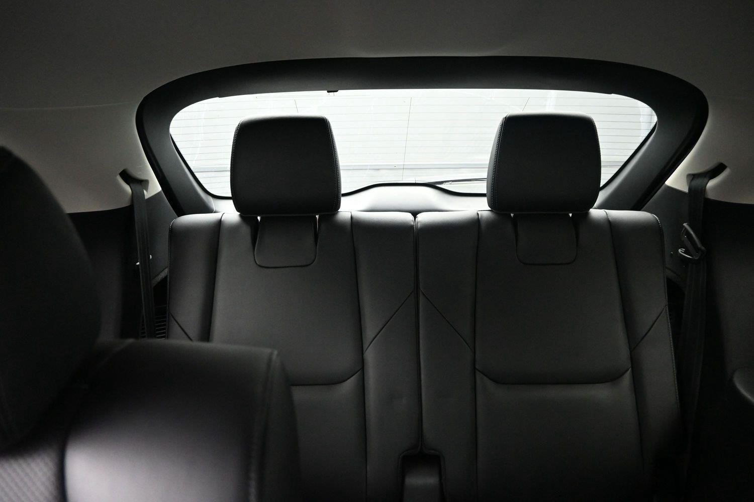 Used 2023 Snowflake White Pearl Mica Mazda Touring image 14