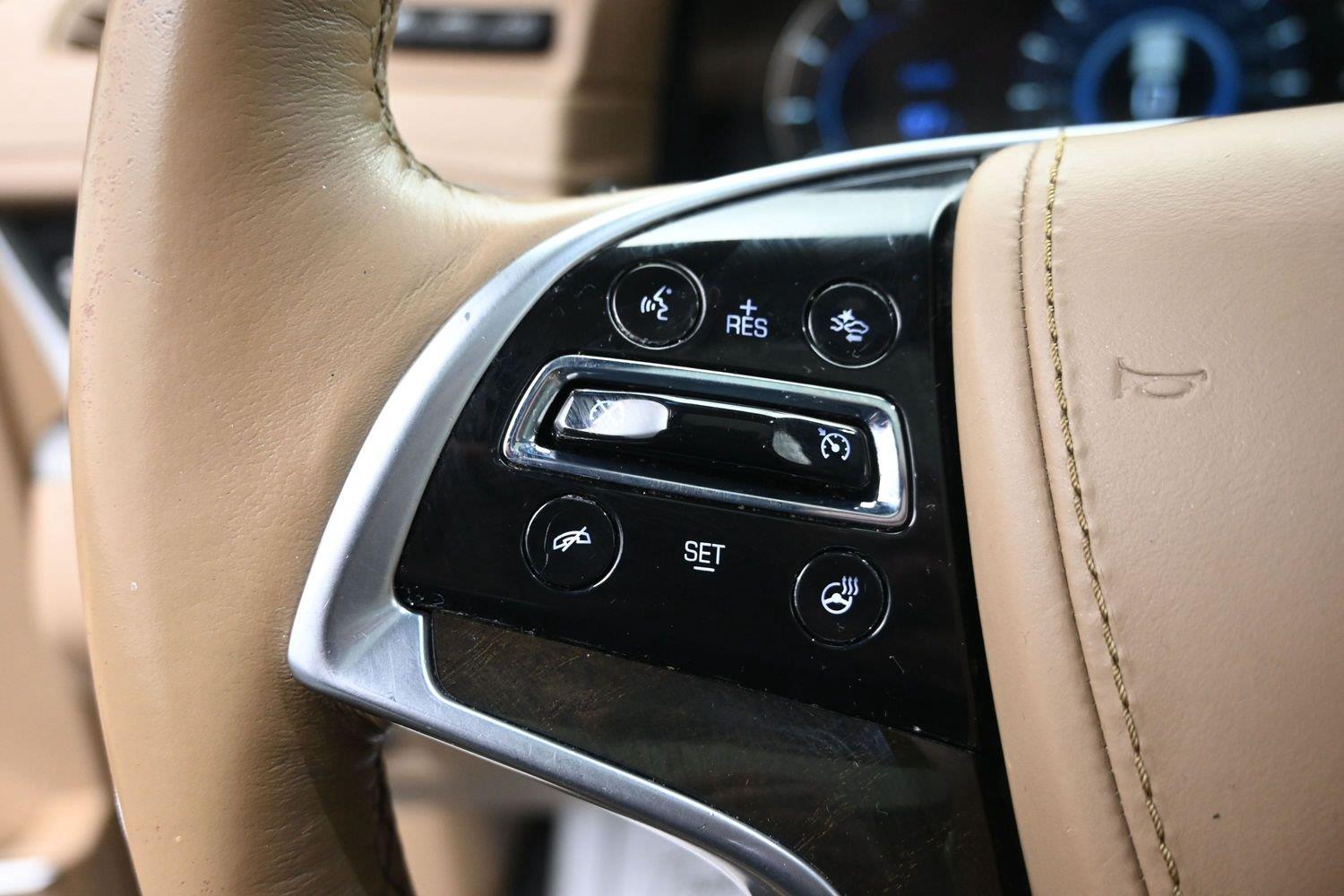 Used 2018 Crystal White Tricoat Cadillac Platinum image 29