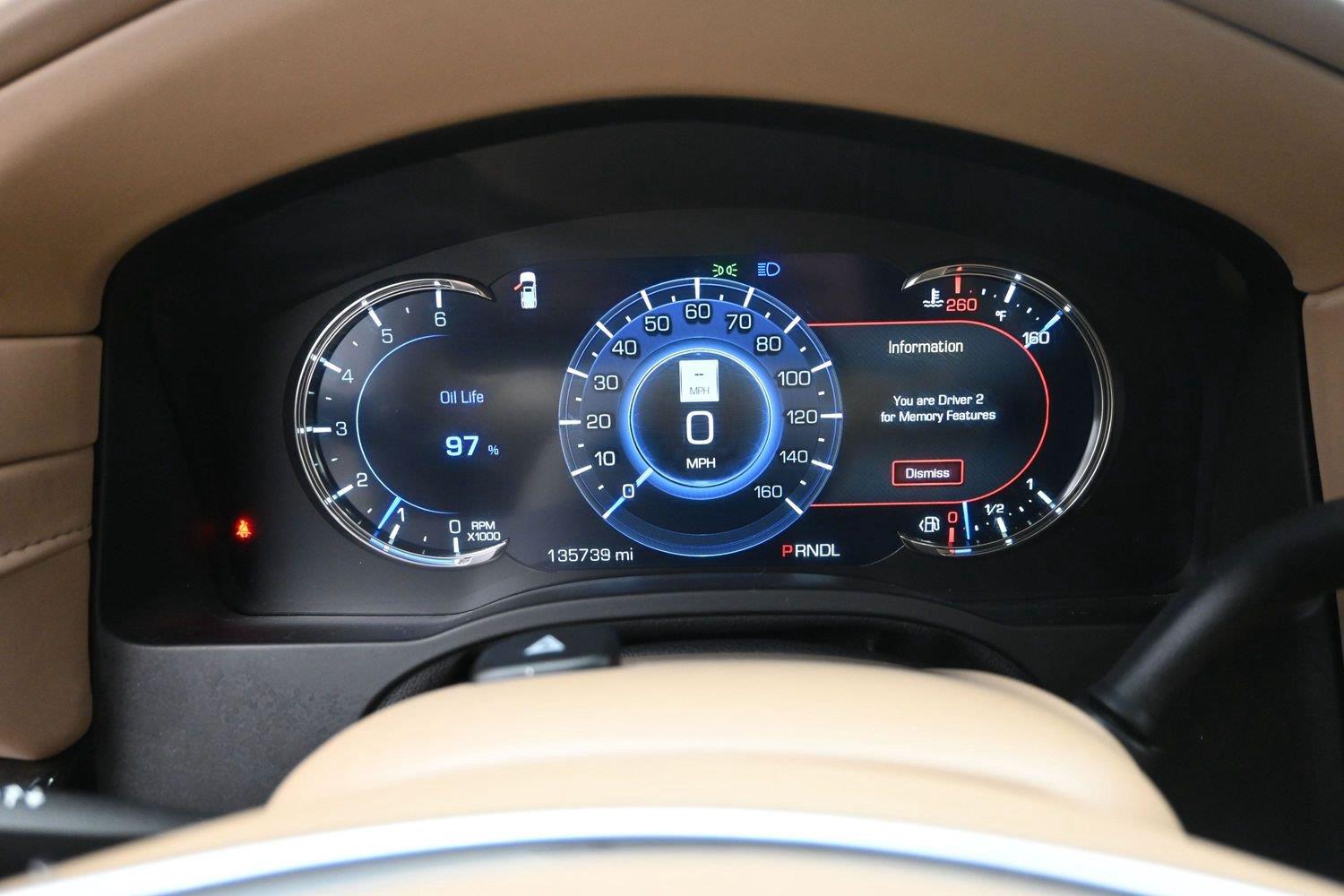 Used 2018 Crystal White Tricoat Cadillac Platinum image 31