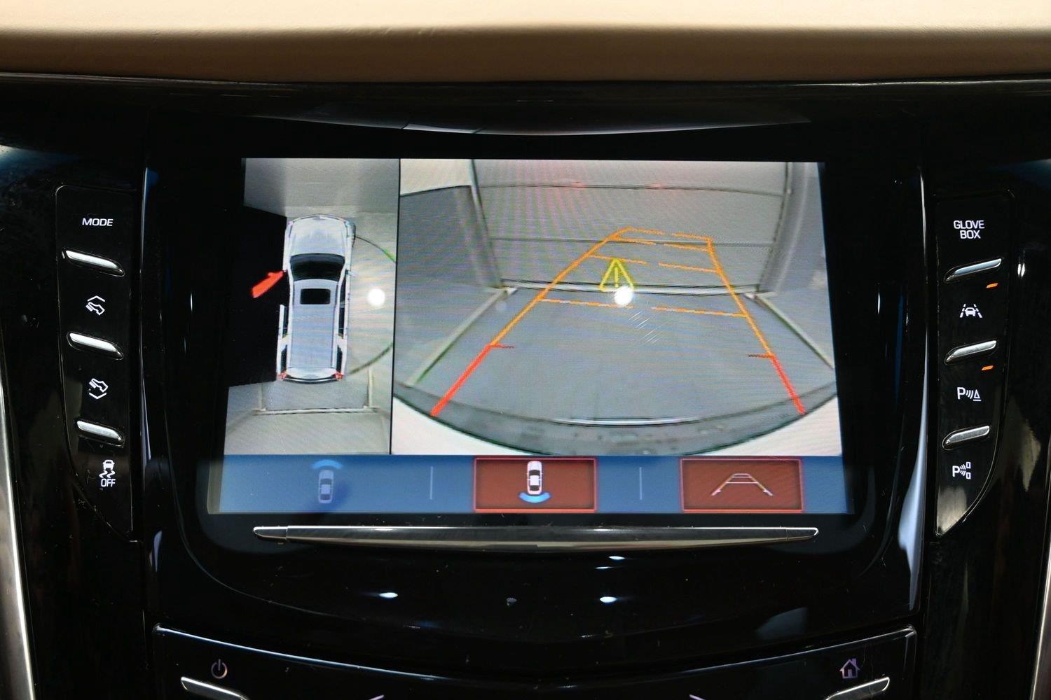 Used 2018 Crystal White Tricoat Cadillac Platinum image 34