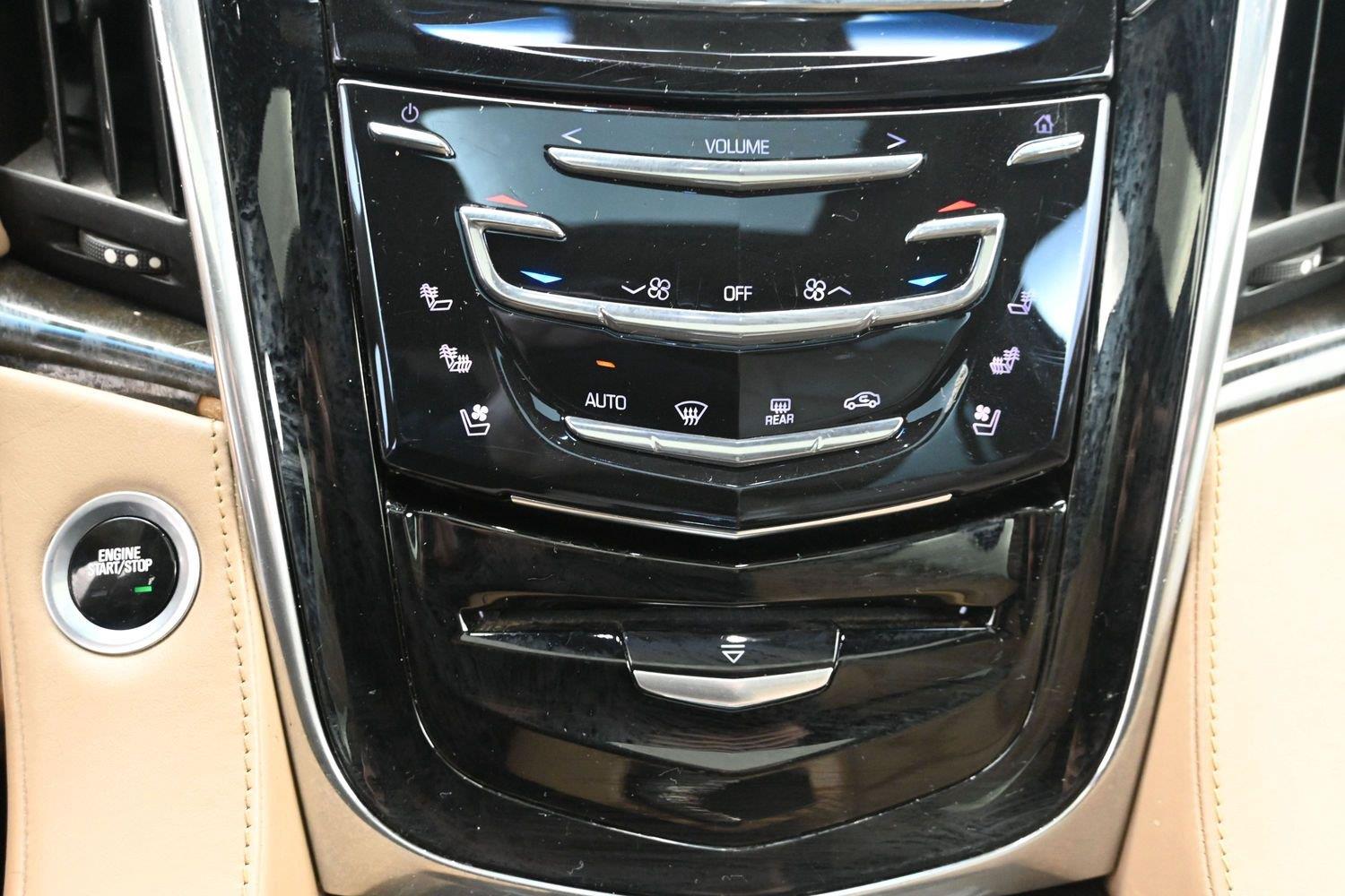 Used 2018 Crystal White Tricoat Cadillac Platinum image 35