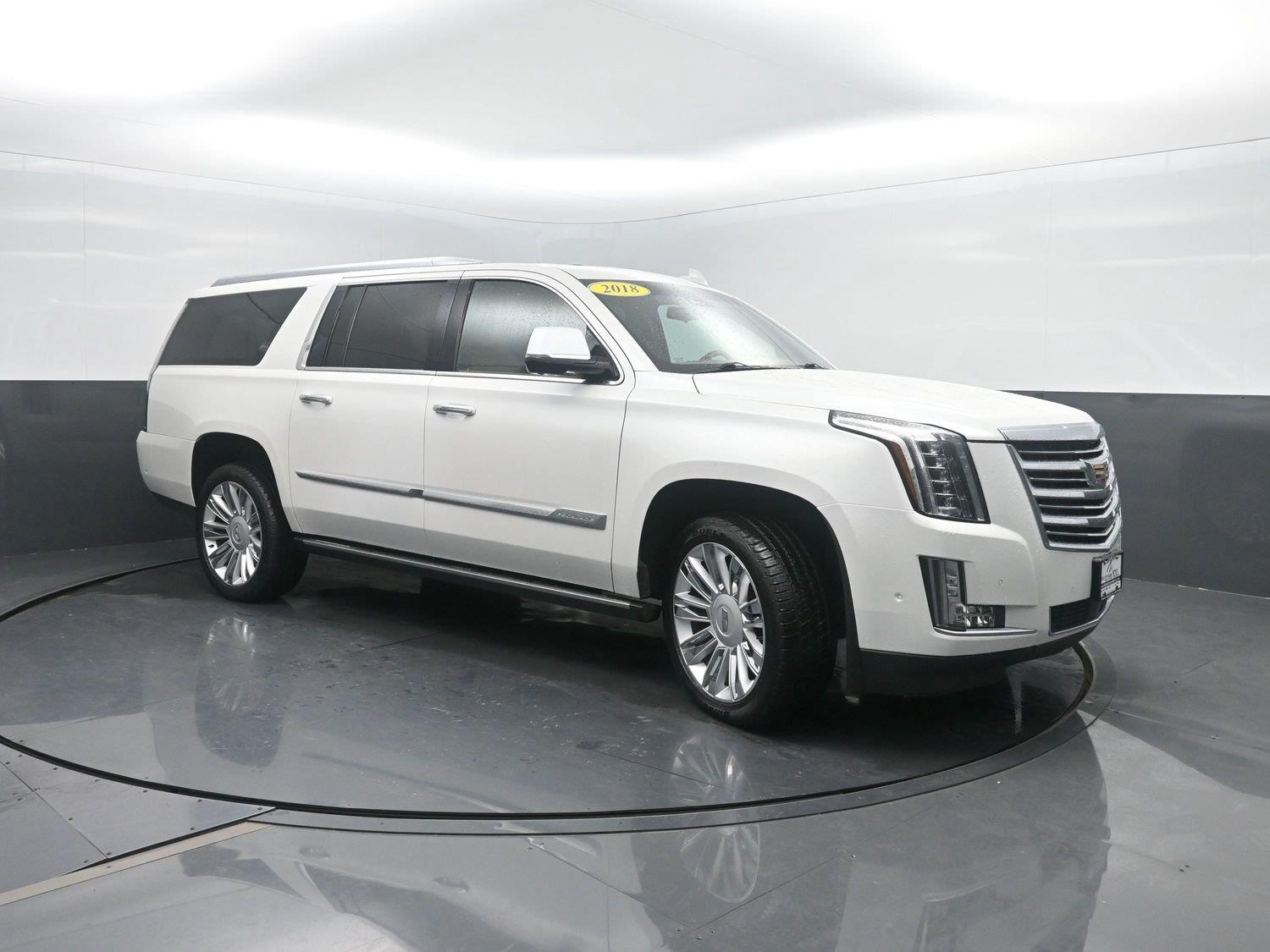Used 2018 Crystal White Tricoat Cadillac Platinum image 4