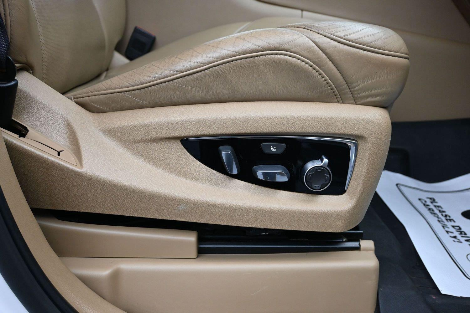 Used 2018 Crystal White Tricoat Cadillac Platinum image 11