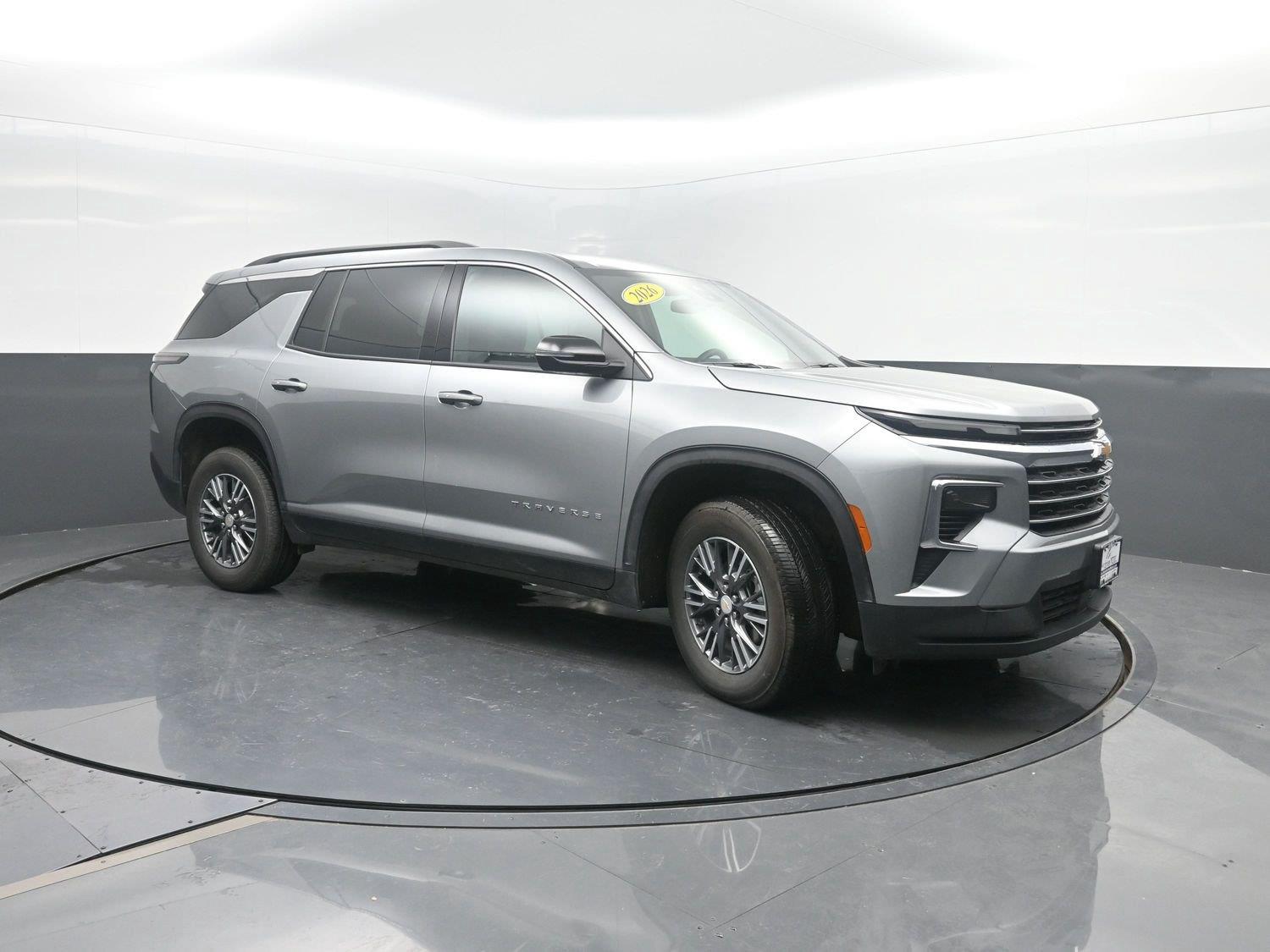 Used 2026 Sterling Gray Metallic Chevrolet AWD LT image 4