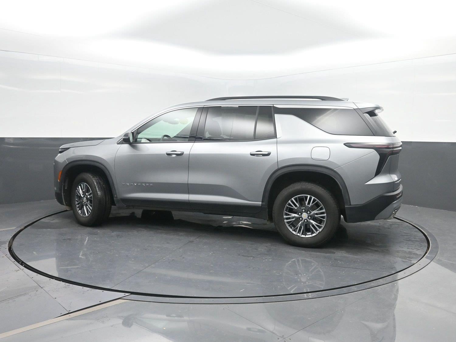 Used 2026 Sterling Gray Metallic Chevrolet AWD LT image 40