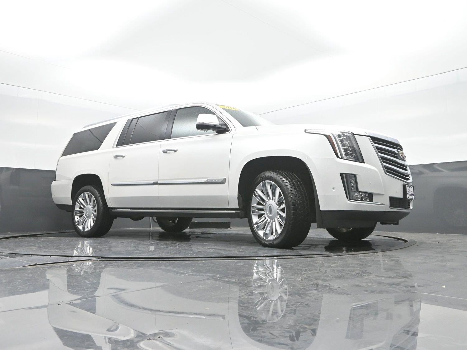 Used 2018 Crystal White Tricoat Cadillac Platinum image 42
