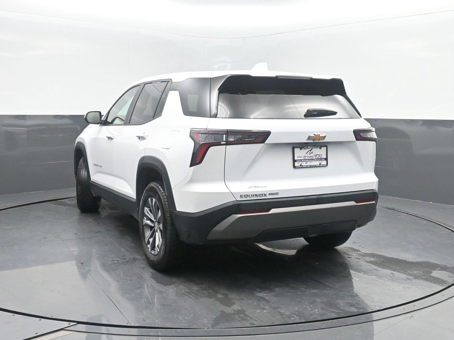 Used 2026 Summit White Chevrolet AWD LT image 41
