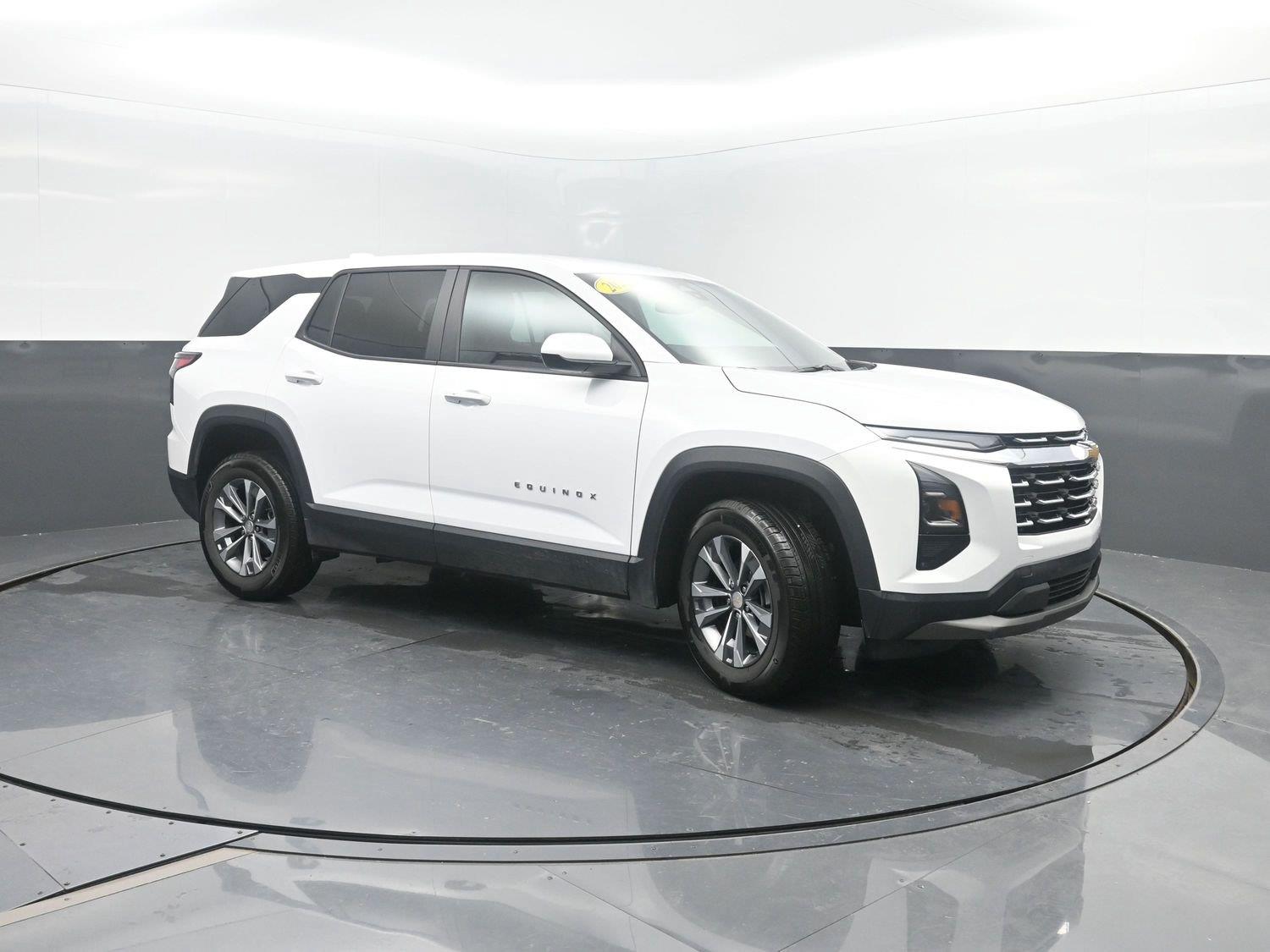 Used 2026 Summit White Chevrolet AWD LT image 4