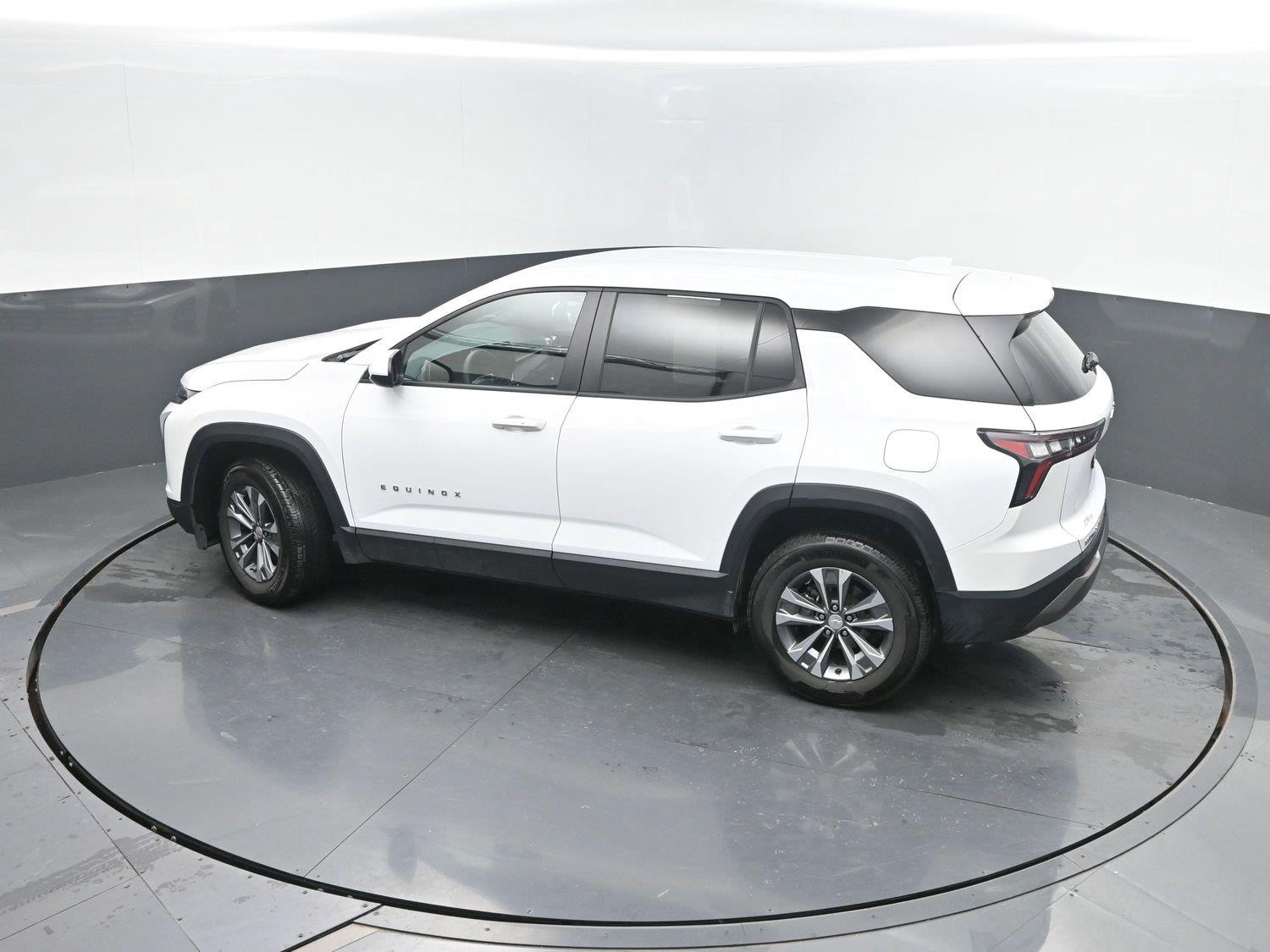 Used 2026 Summit White Chevrolet AWD LT image 35