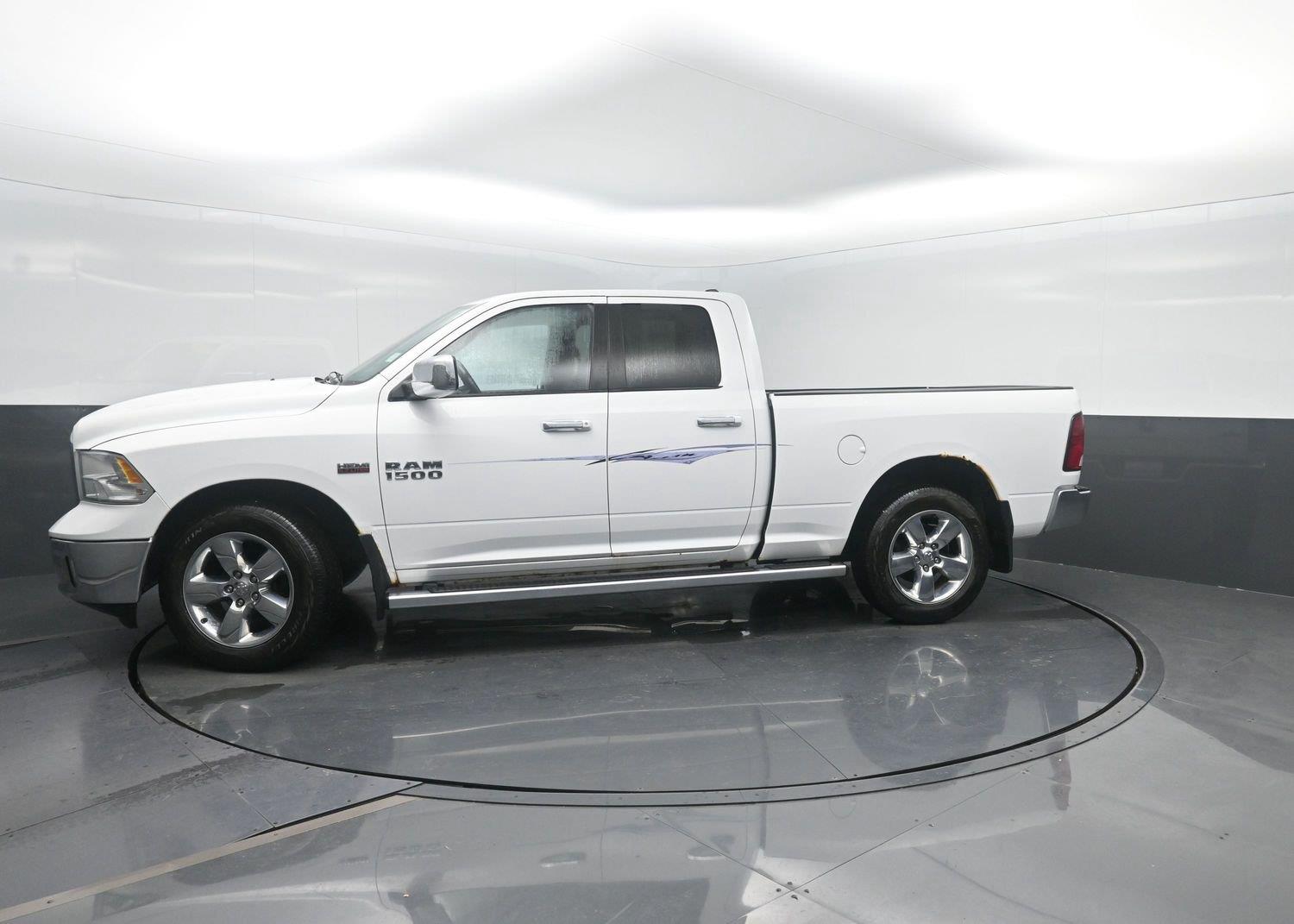 Bright White Clearcoat 2014 RAM 1500 Pickup Truck Four-Wheel Drive 8-Speed Automatic