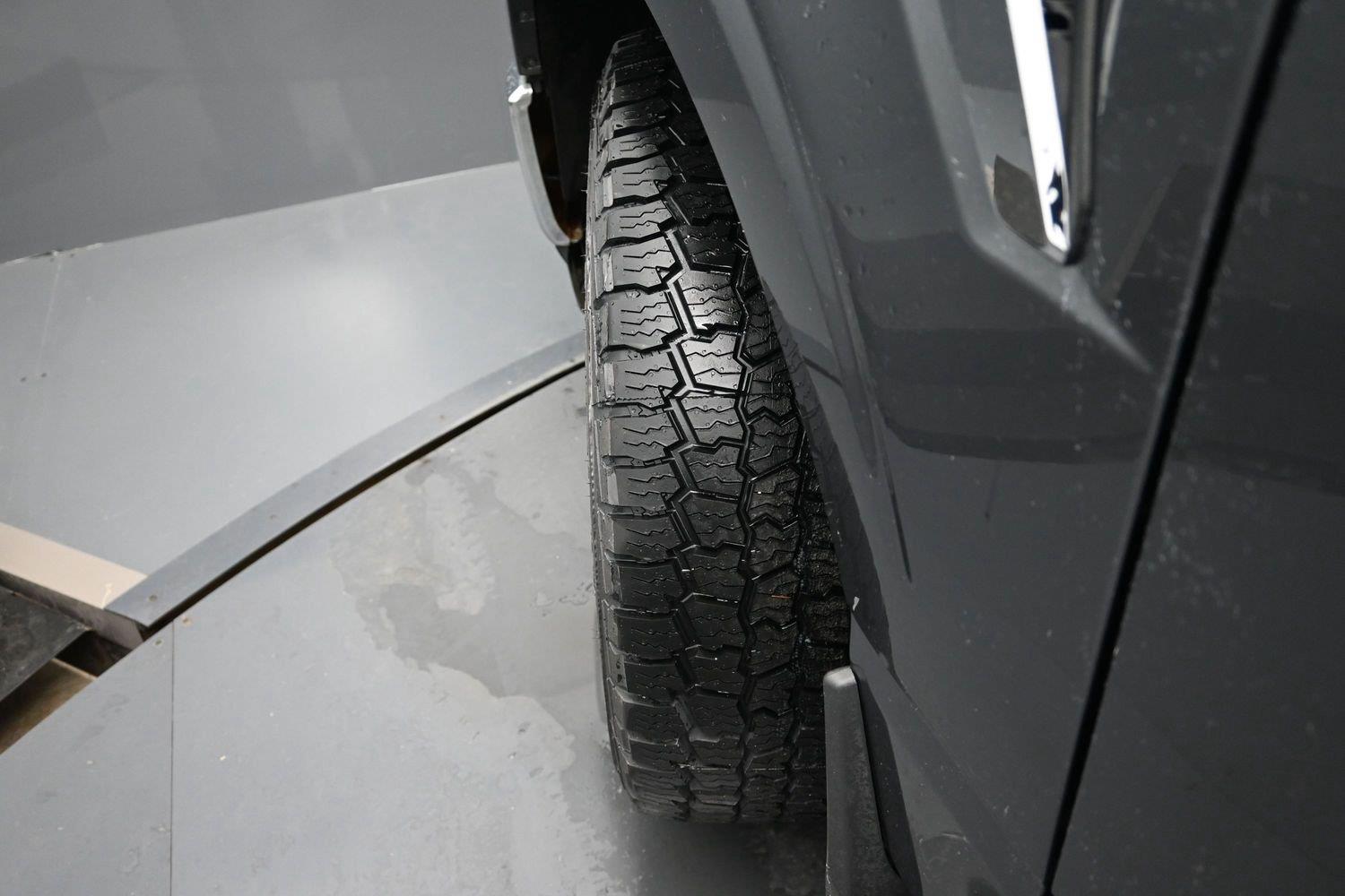 Used 2022 Carbonized Gray Ford LARIAT image 5