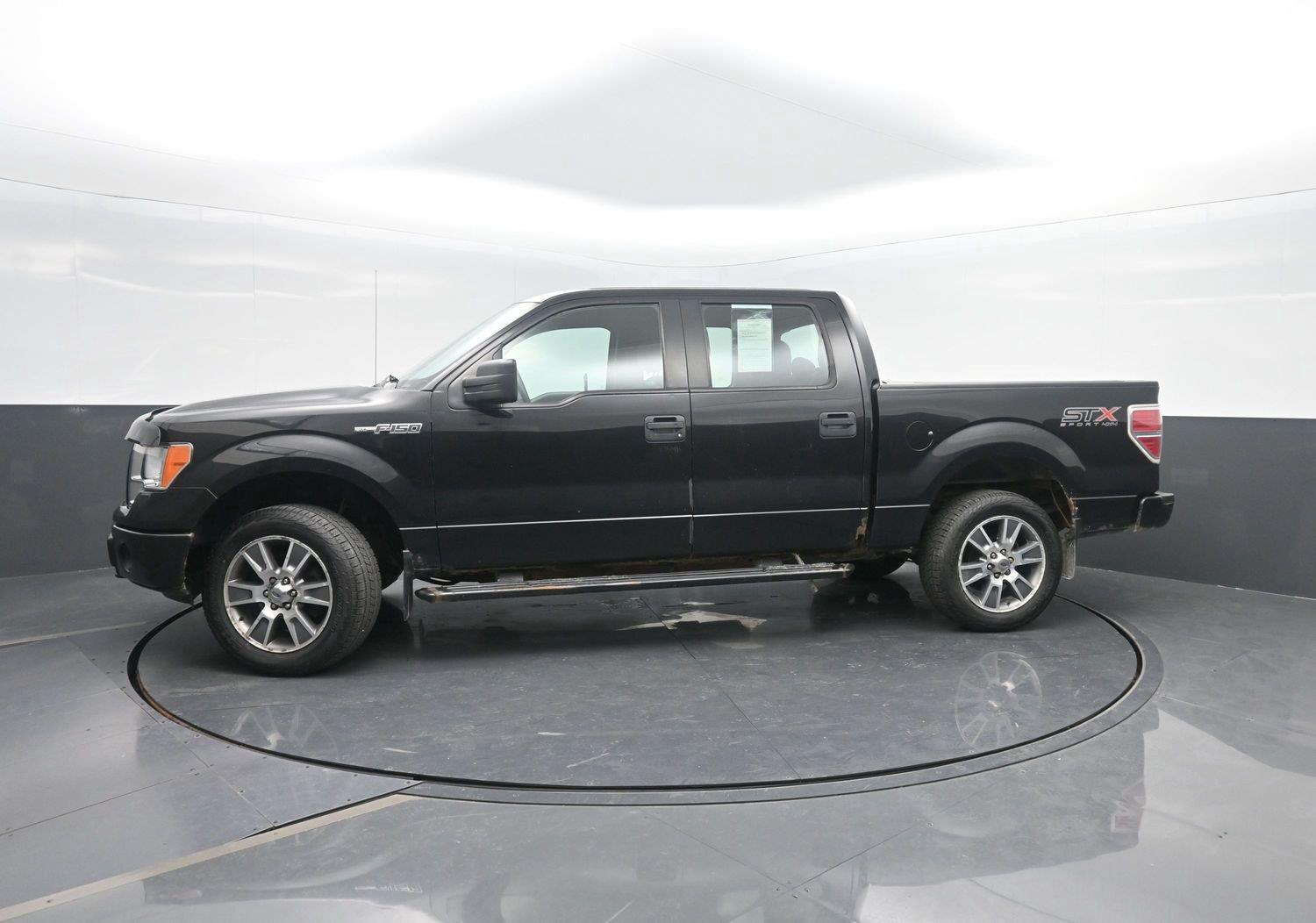 Tuxedo Black Metallic 2014 Ford F-150 Pickup Truck Four-Wheel Drive 6-Speed Automatic