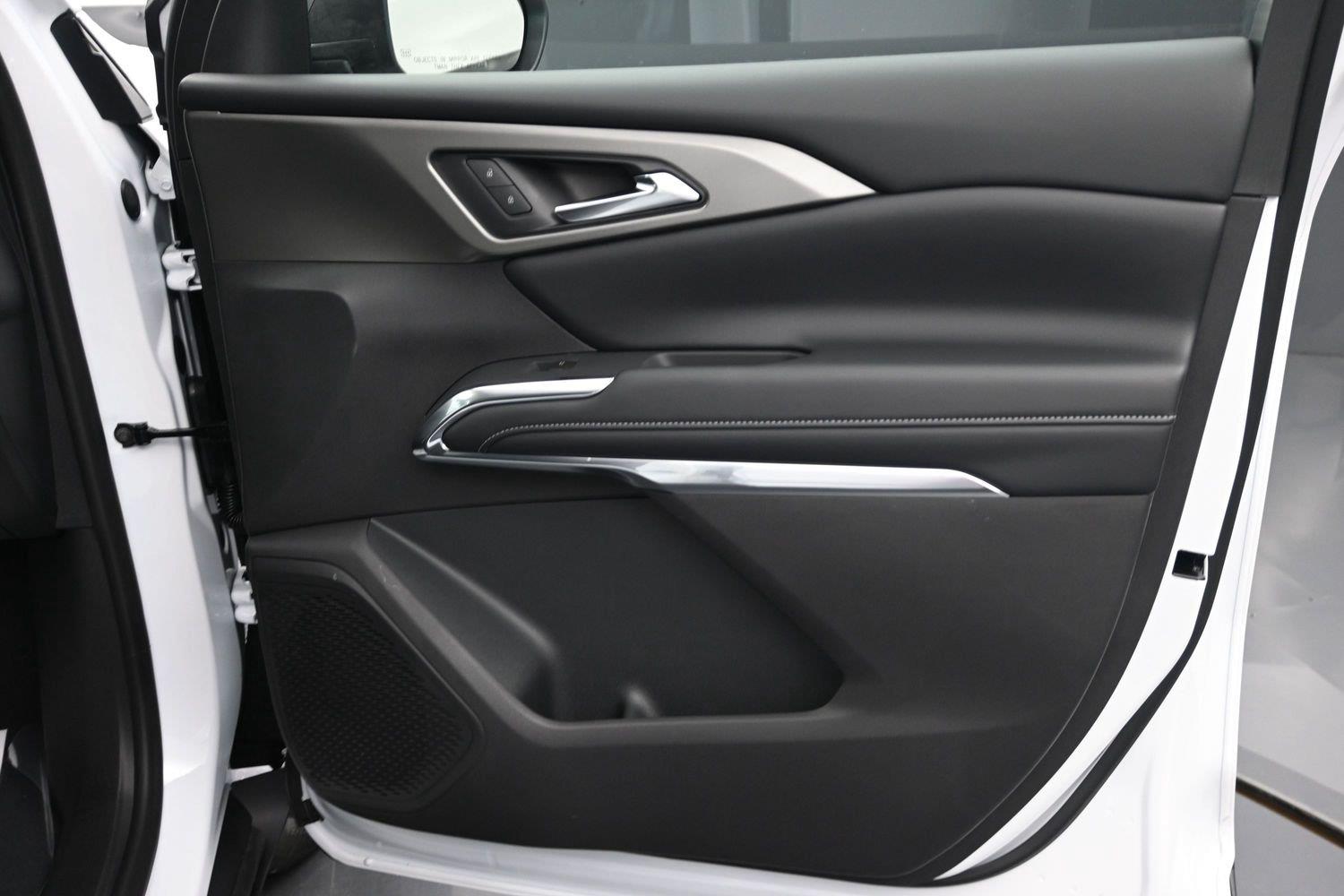 2027 Chevrolet Traverse LT - Photo 8