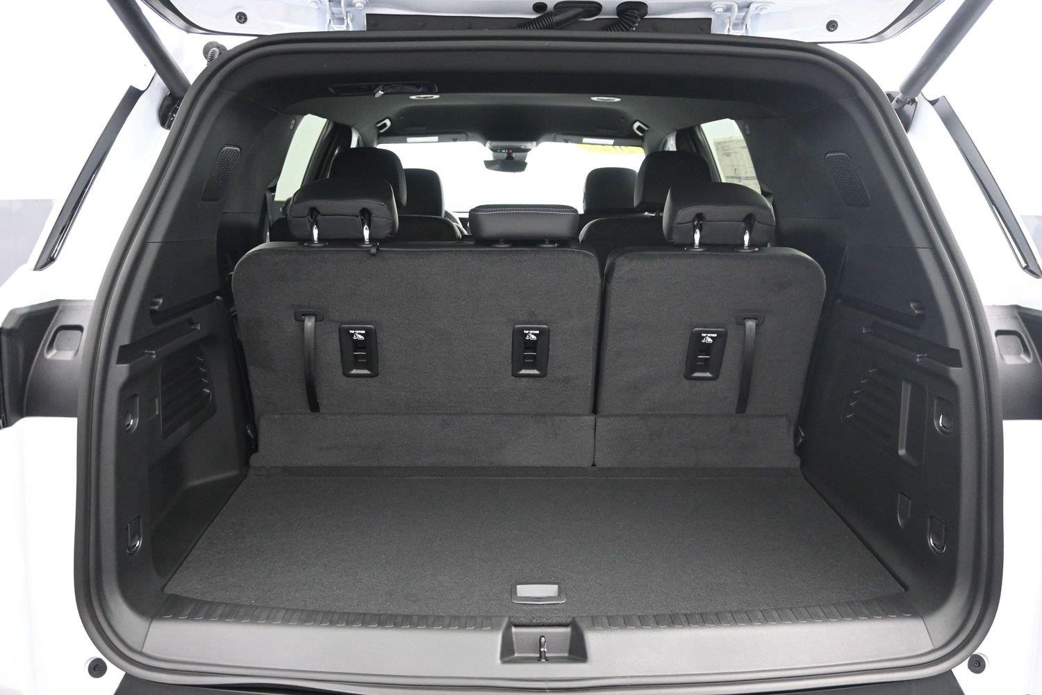 2027 Chevrolet Traverse LT - Photo 16