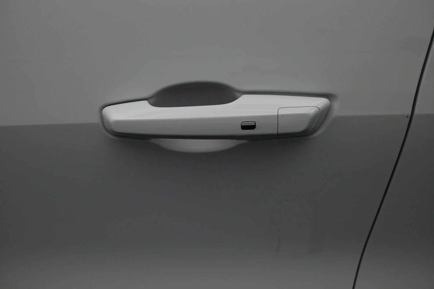 2027 Chevrolet Traverse LT - Photo 17