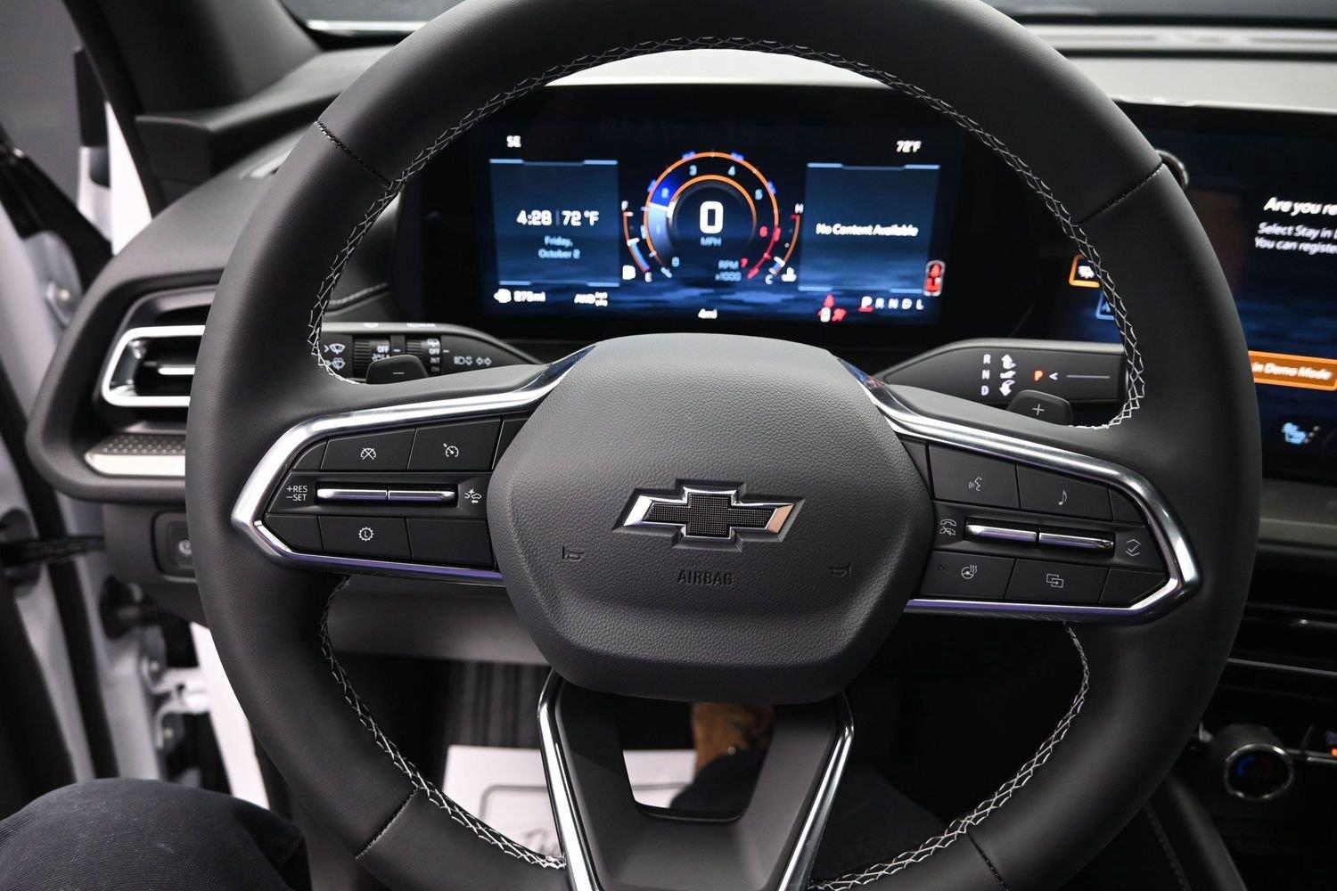 2027 Chevrolet Traverse LT - Photo 22