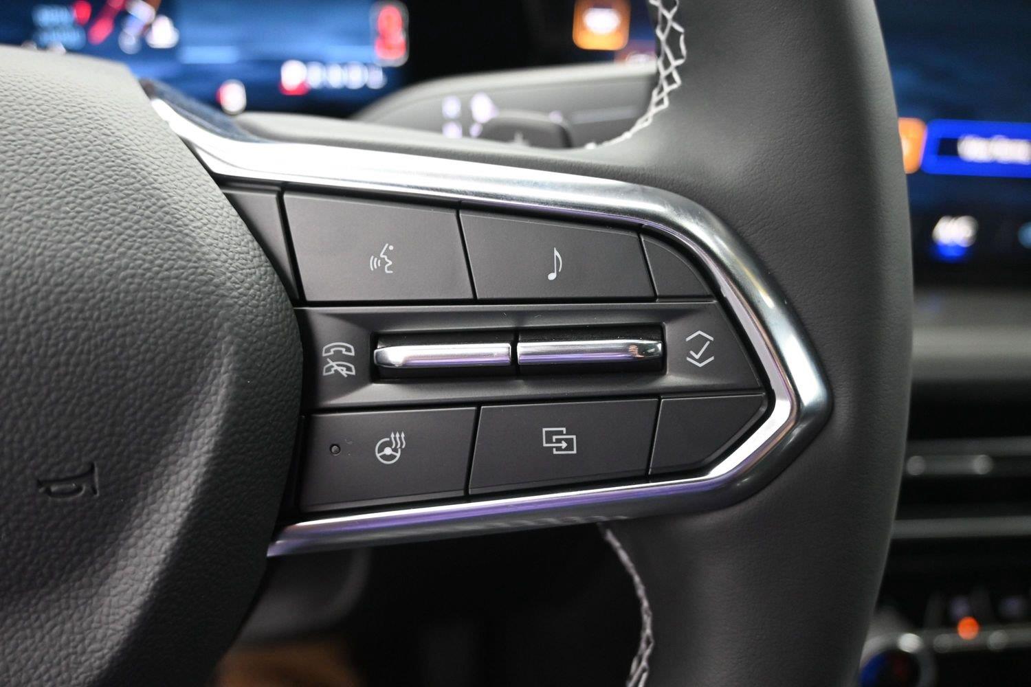 2027 Chevrolet Traverse LT - Photo 24