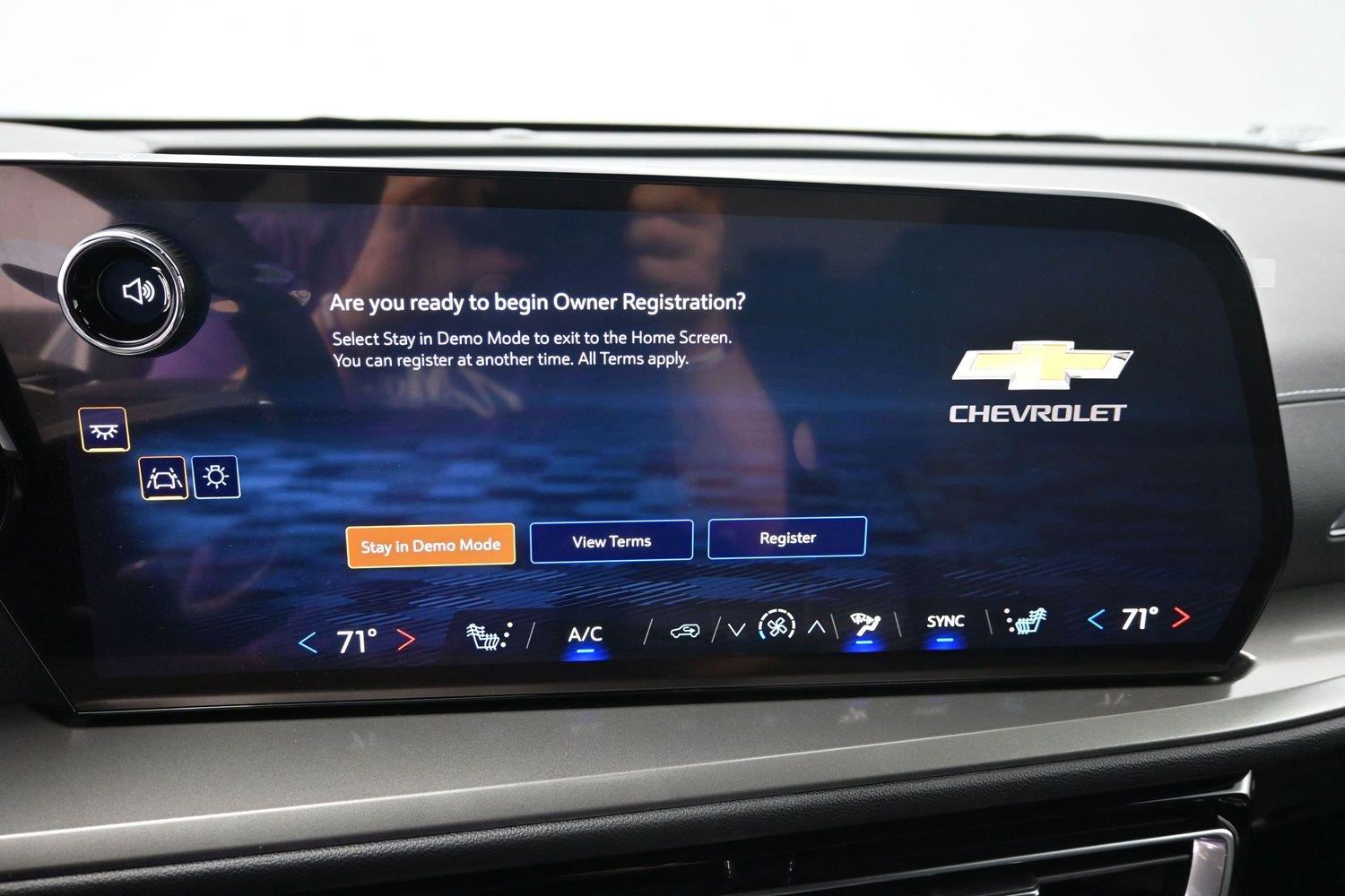 2027 Chevrolet Traverse LT - Photo 27