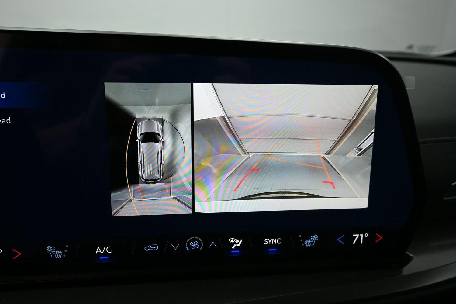 2027 Chevrolet Traverse LT - Photo 28
