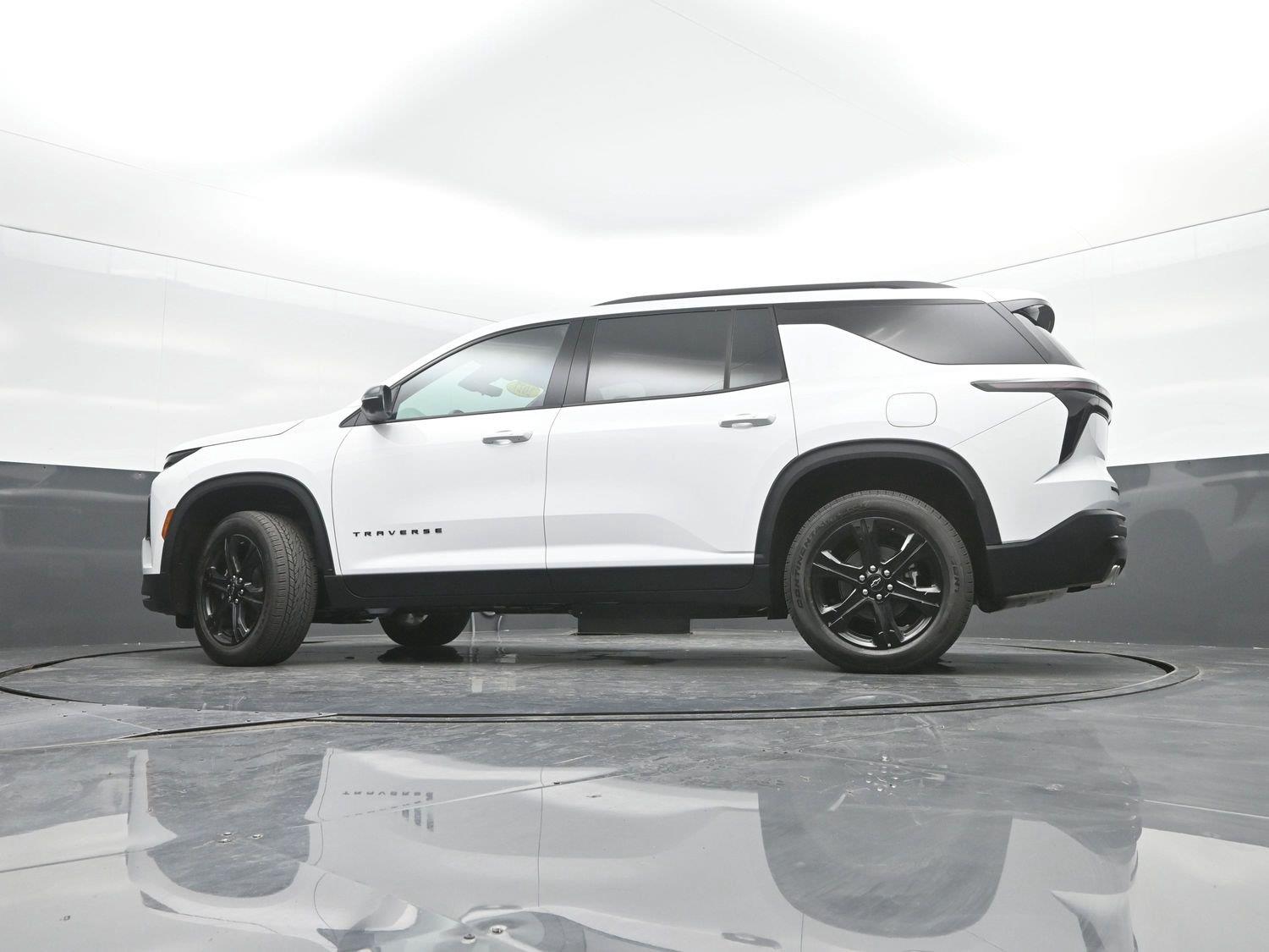 2027 Chevrolet Traverse LT - Photo 33
