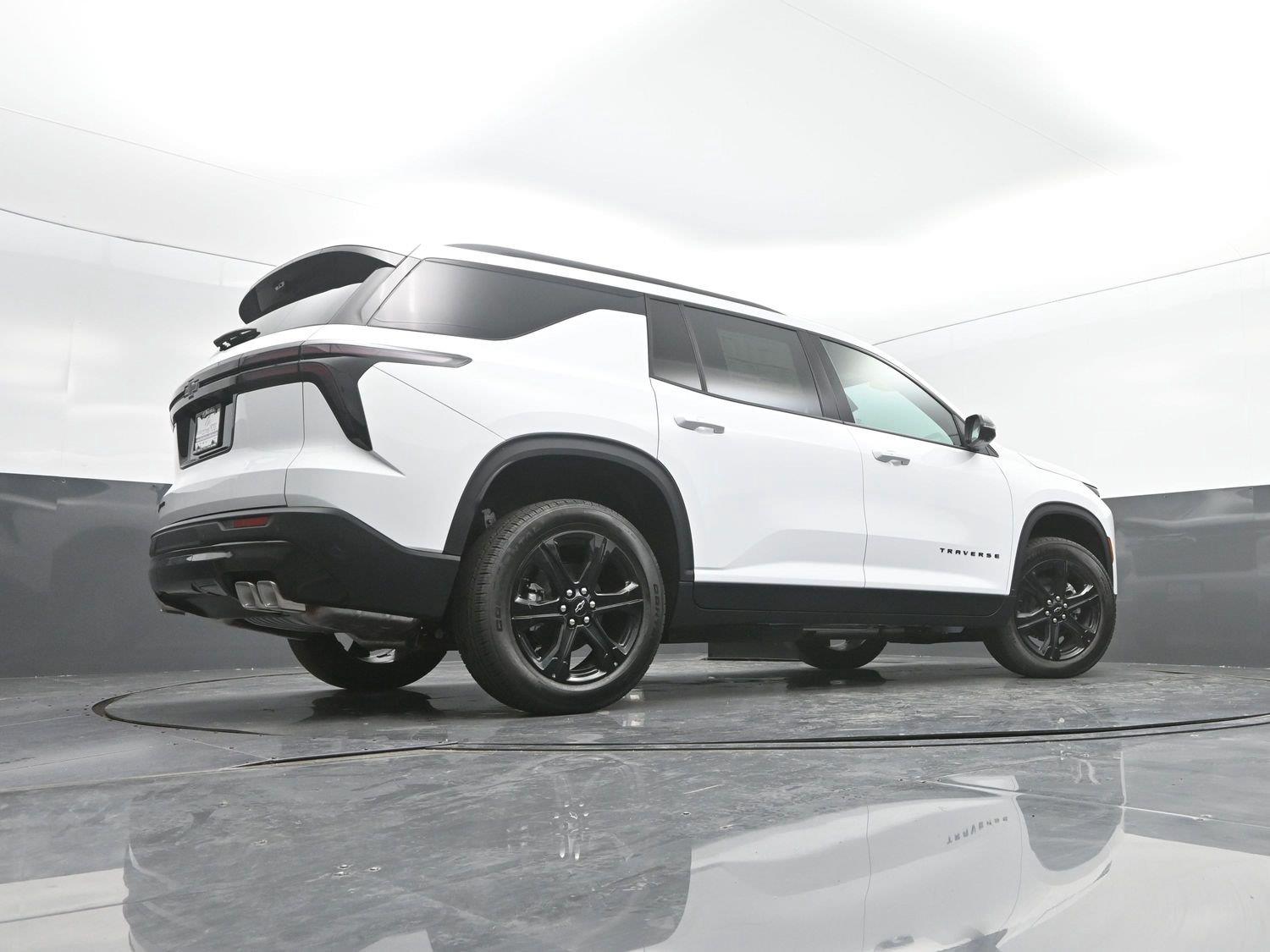 2027 Chevrolet Traverse LT - Photo 34