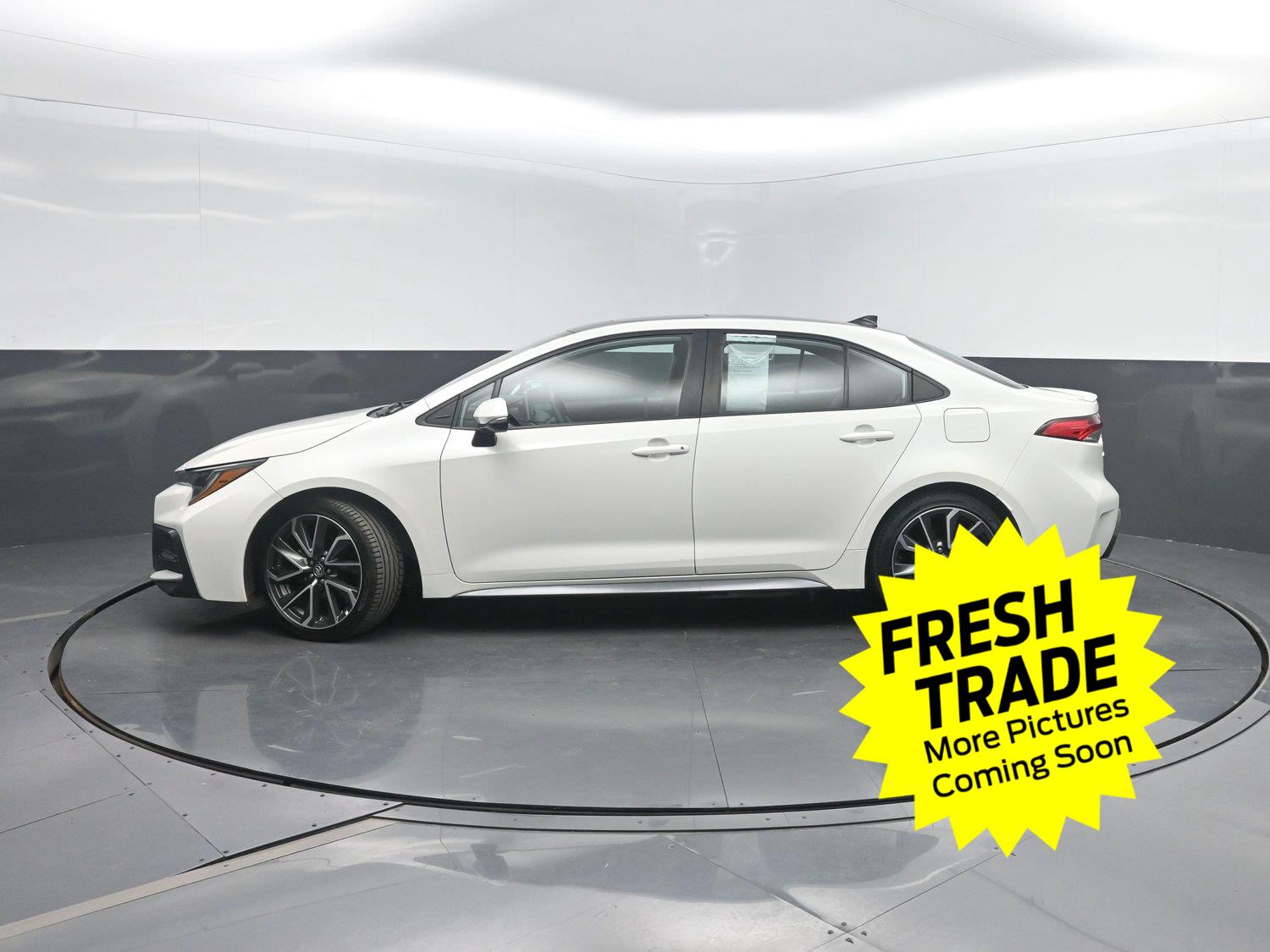 Blizzard Pearl w/Black Sand Pearl Roof 2021 Toyota Corolla Sedan Front-Wheel Drive Continuously Variable Transmission