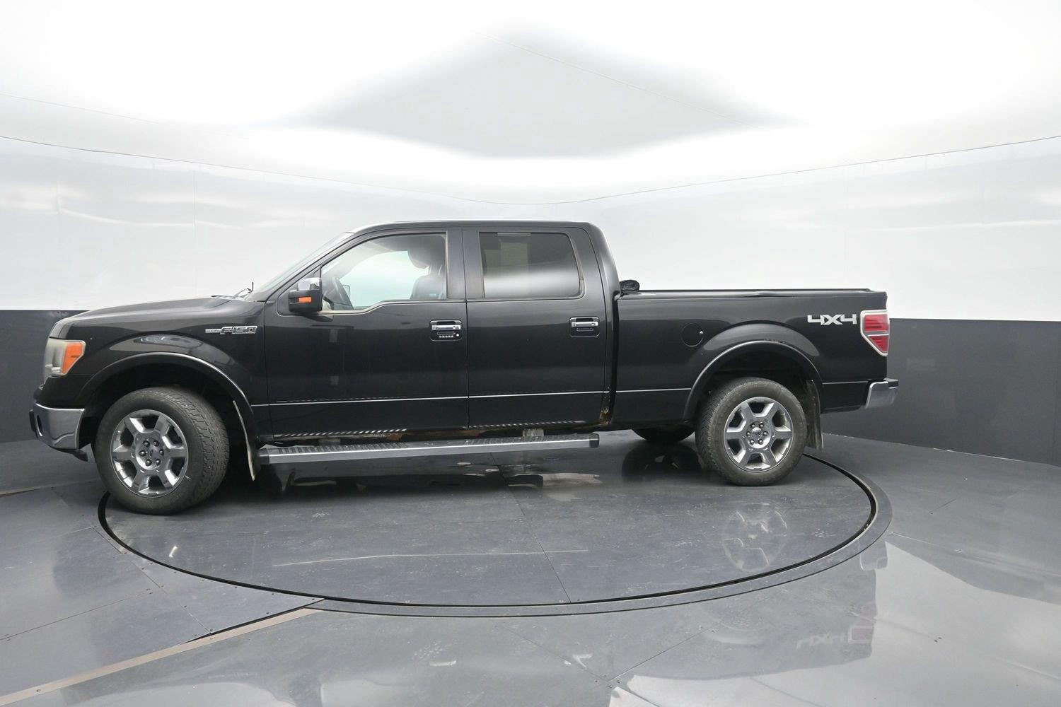 Tuxedo Black Metallic 2014 Ford F-150 Pickup Truck Four-Wheel Drive 6-Speed Automatic