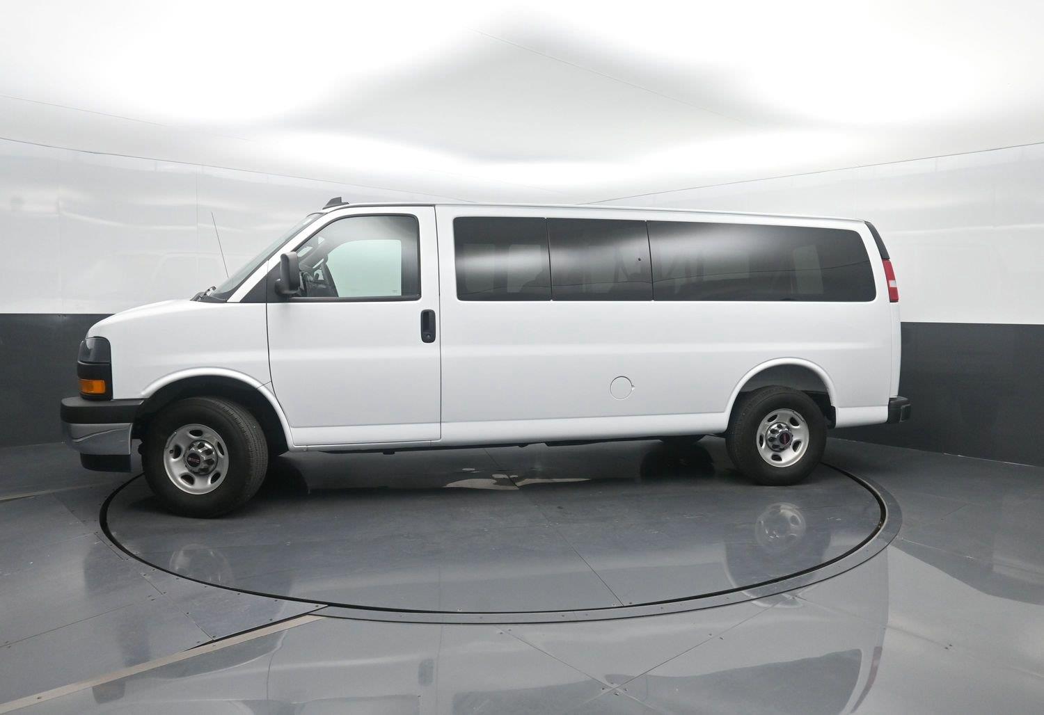 2025 GMC Savana LT 3500 RWD