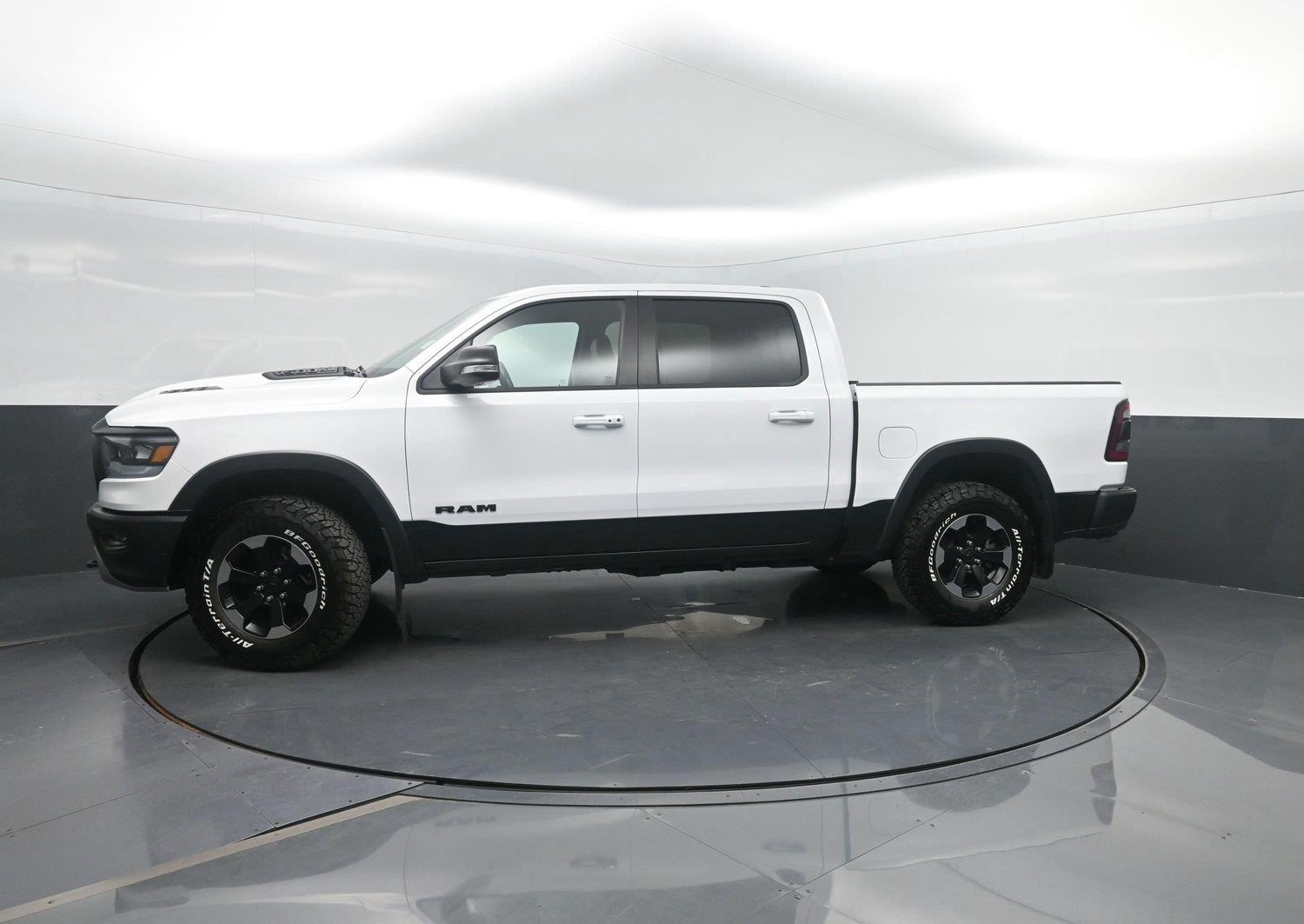 Bright White Clearcoat 2020 RAM 1500 Pickup Truck Four-Wheel Drive 8-Speed Automatic
