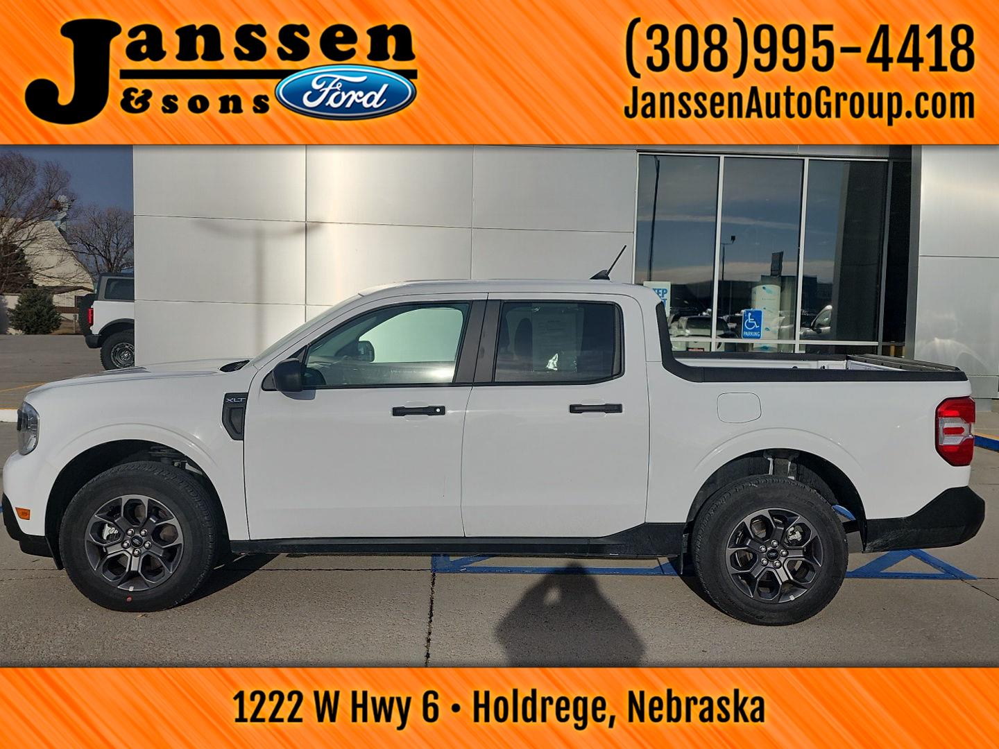 Oxford White 2024 Ford Maverick XLT SuperCrew AWD Pickup Truck All-Wheel Drive 8-Speed Automatic