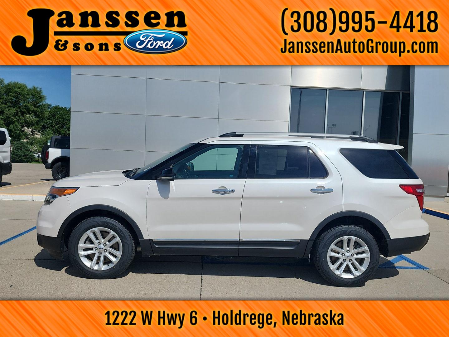White 2014 Ford Explorer XLT 4WD SUV / Crossover All-Wheel Drive 6-Speed Automatic