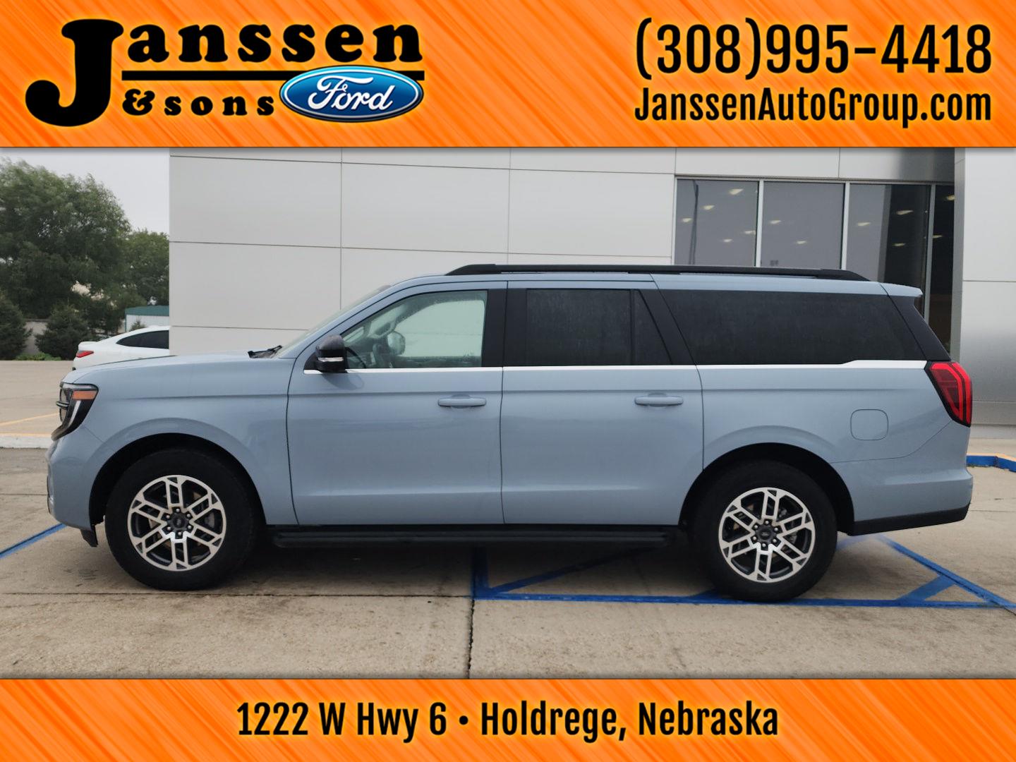Glacier Gray Metallic Tri-Coat 2026 Ford Expedition SUV / Crossover Four-Wheel Drive Automatic