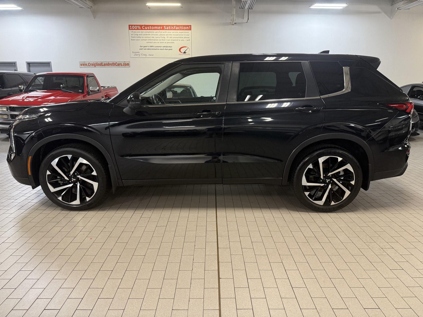 2022 Mitsubishi Outlander ES
