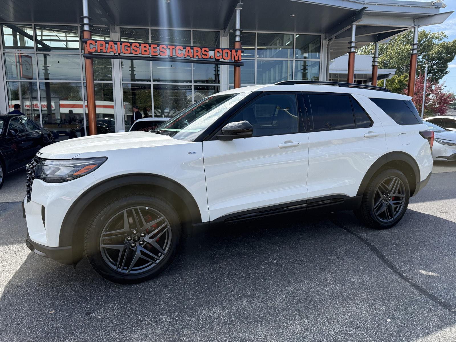 2025 Ford Explorer ST-Line