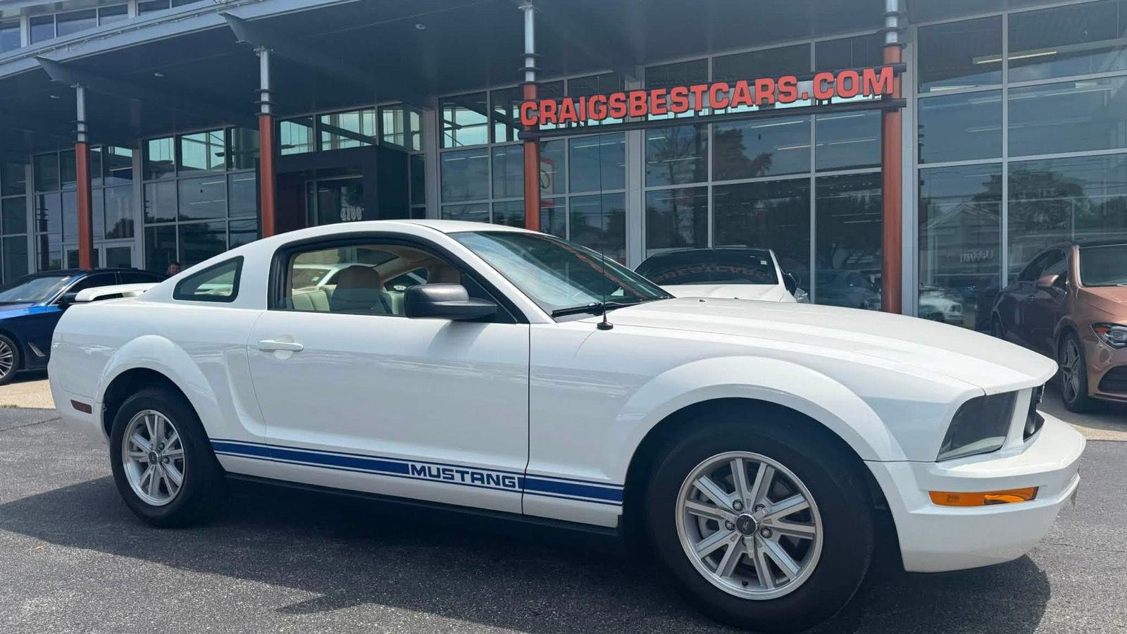 2006 Ford Mustang Standard