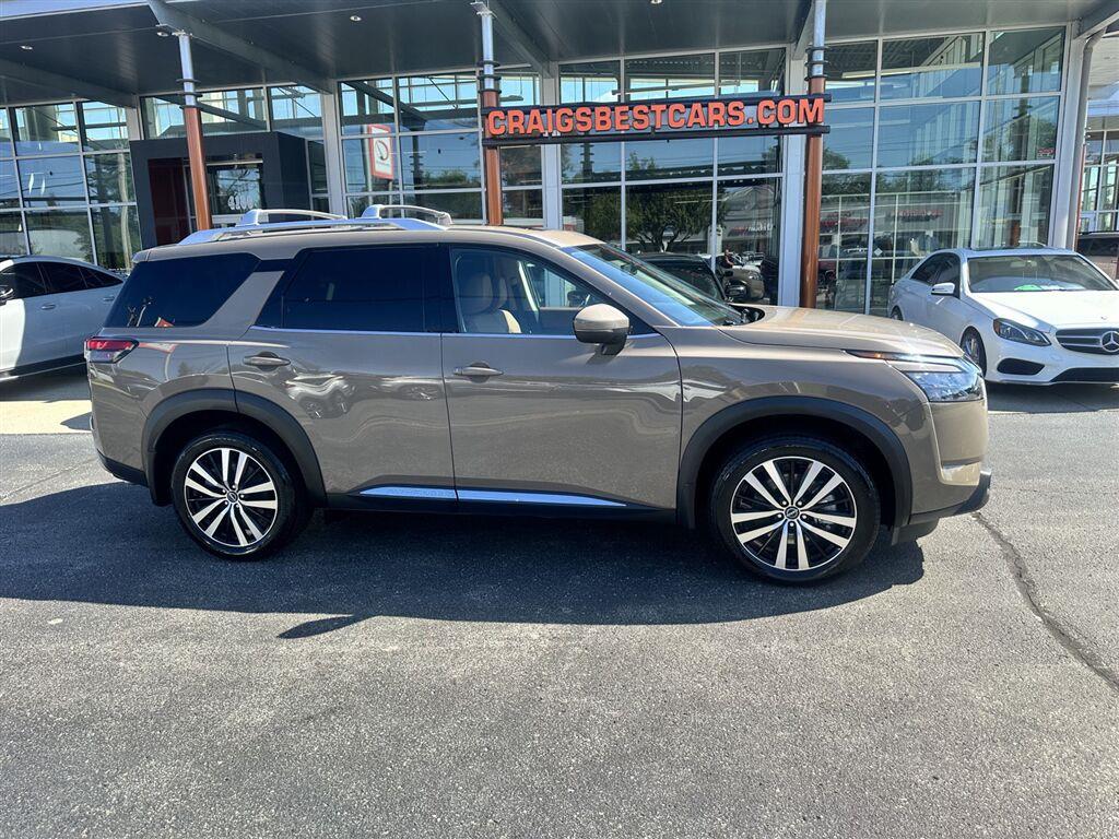 2025 Nissan Pathfinder Platinum