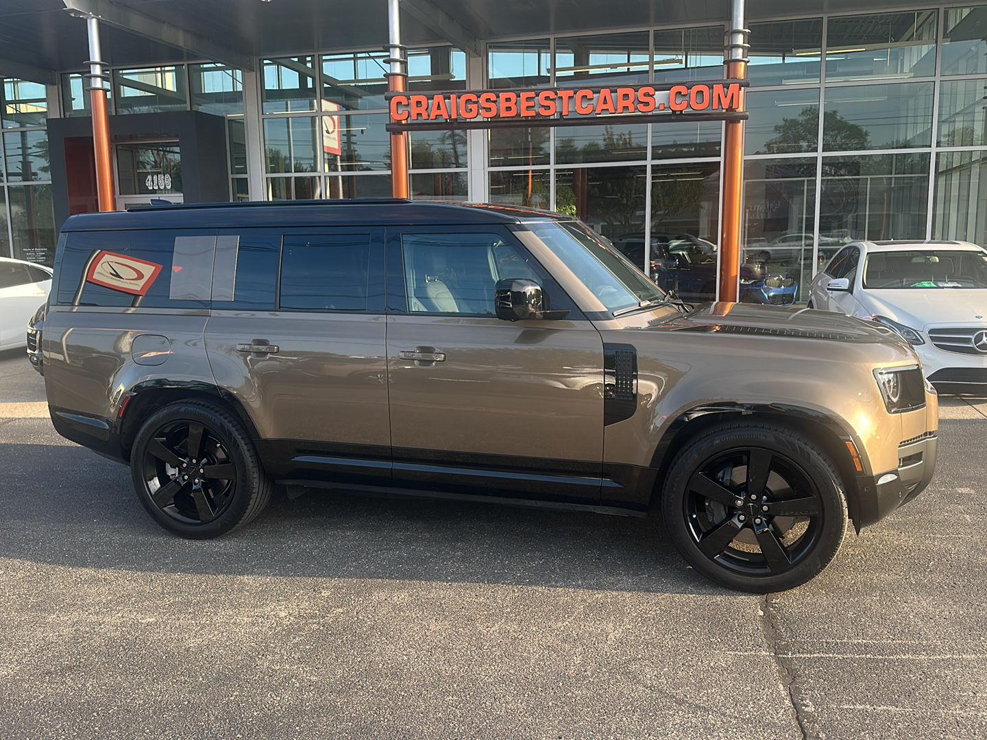 2026 Land Rover Defender 130 X-Dynamic SE
