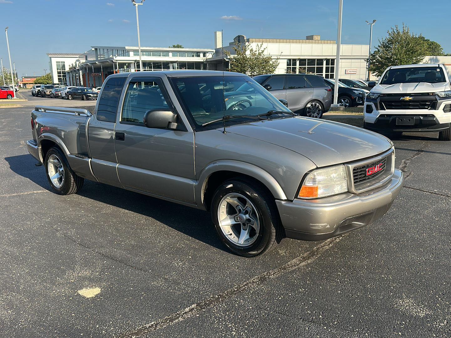 2001 GMC Sonoma SLS w/1SR Pkg