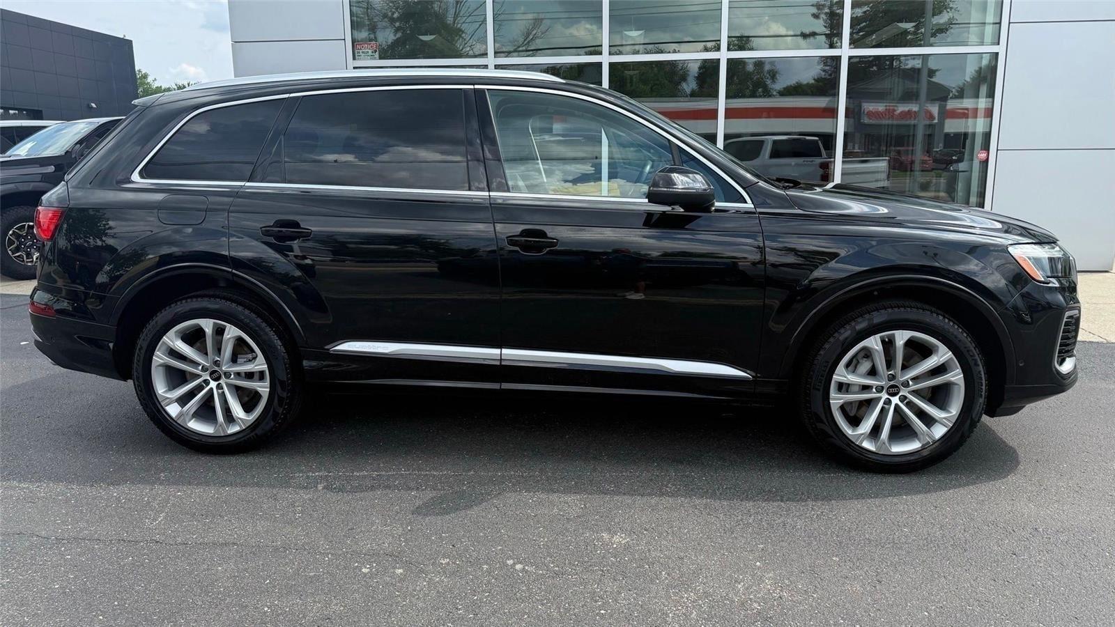 2025 Audi Q7 quattro Premium Plus