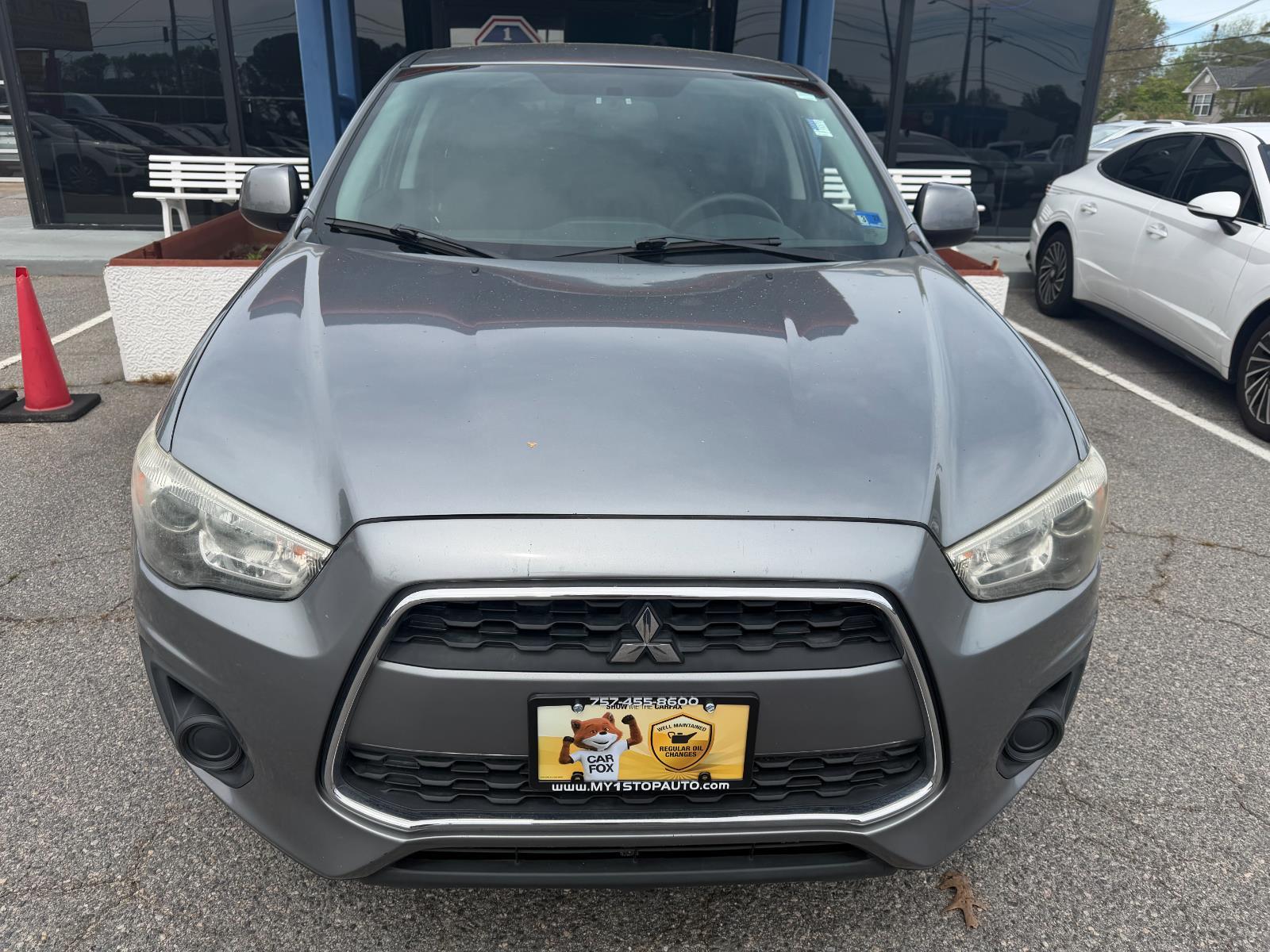 View vehicle photo 2