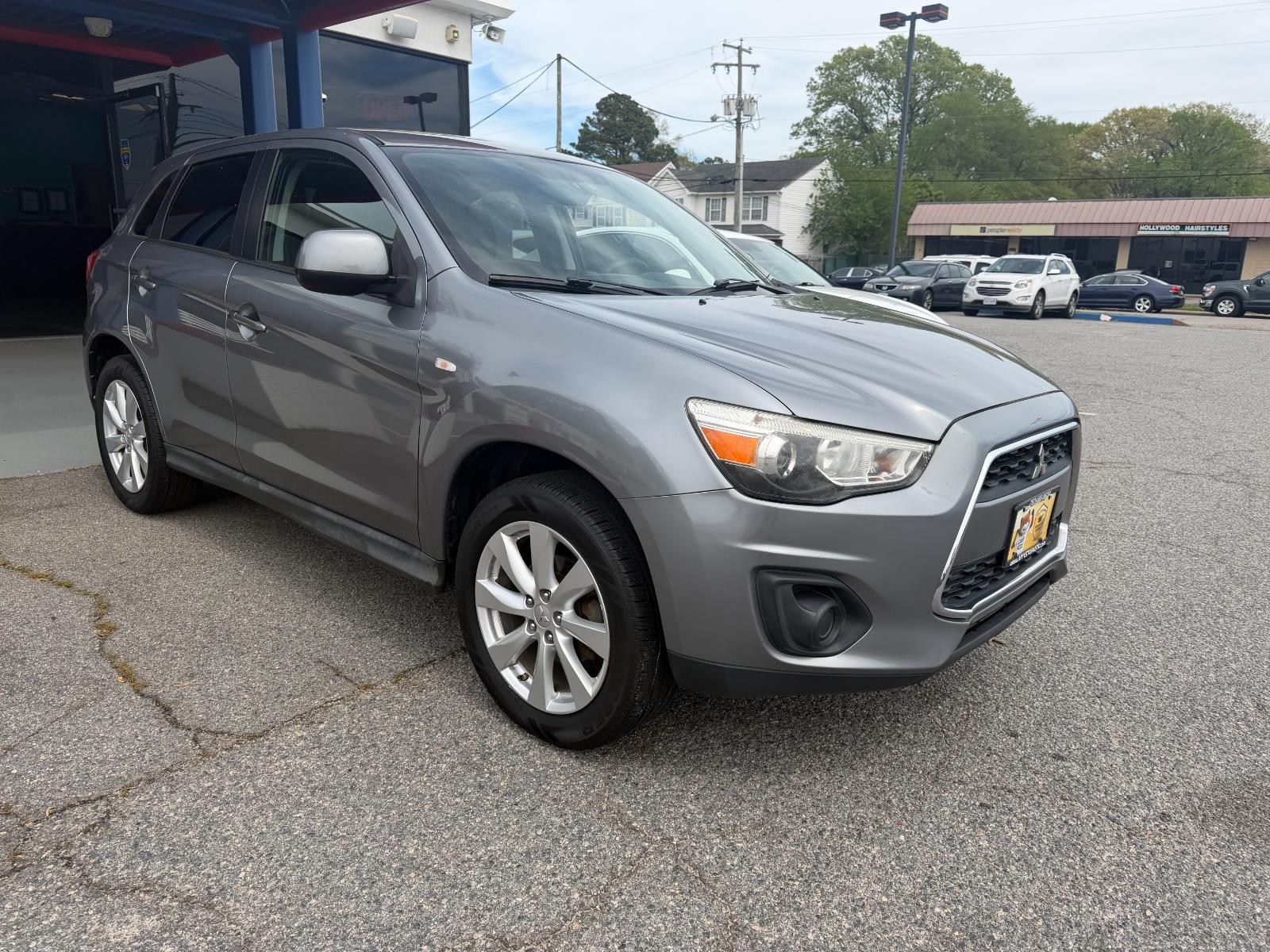 View vehicle photo 3