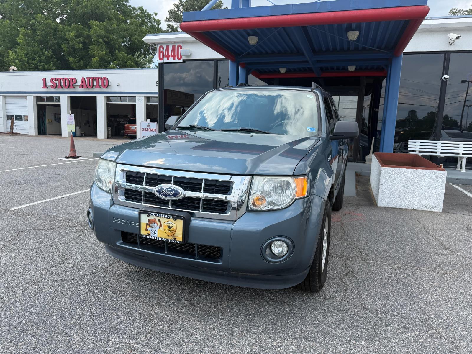 Sterling Gray Metallic 2011 Ford Escape SUV / Crossover Front-Wheel Drive 6-Speed Automatic Overdrive
